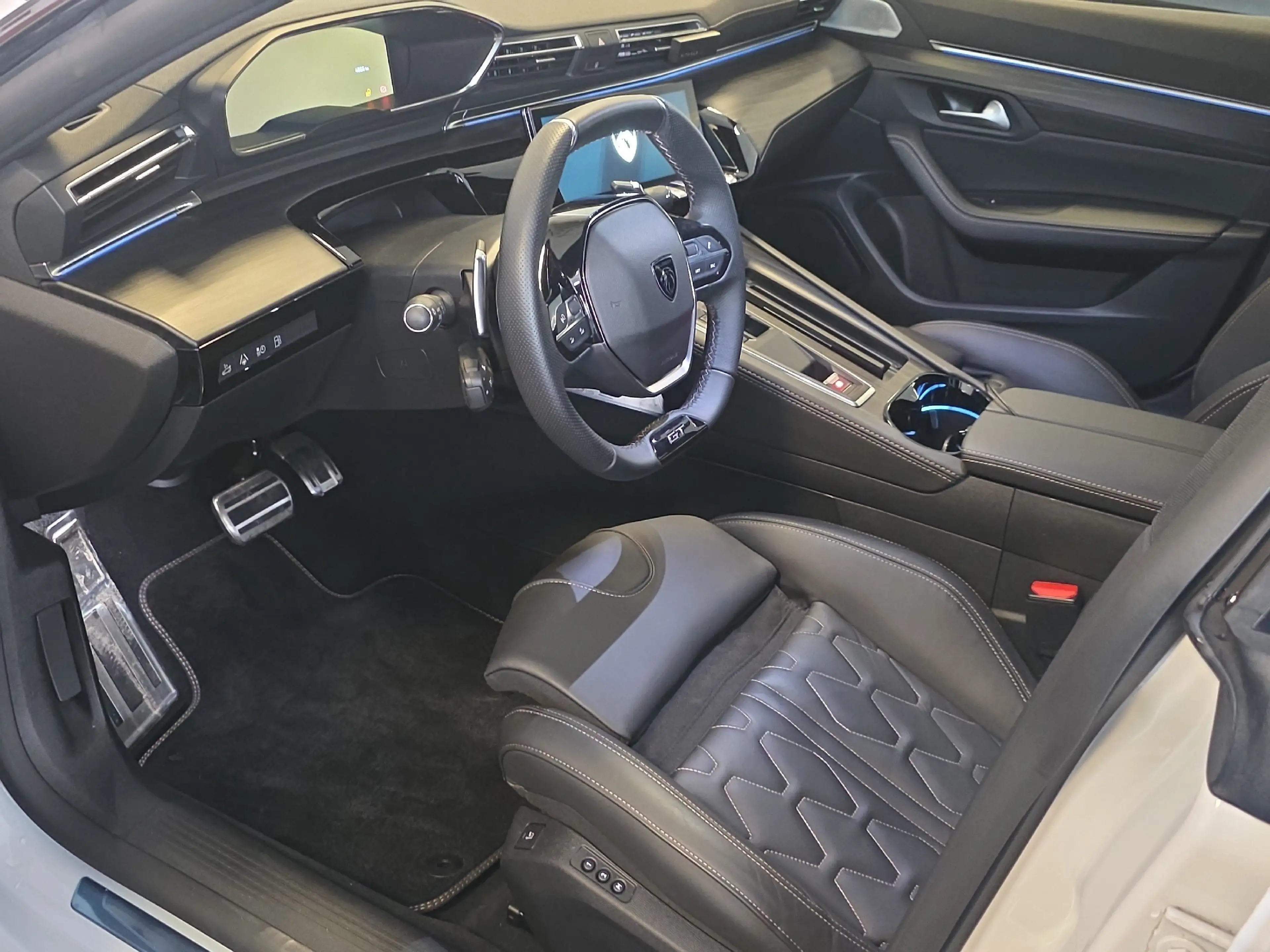 Peugeot 508 SW PHEV GT Pack *MatrixLED*Navi*360°Kamera* — photo 9