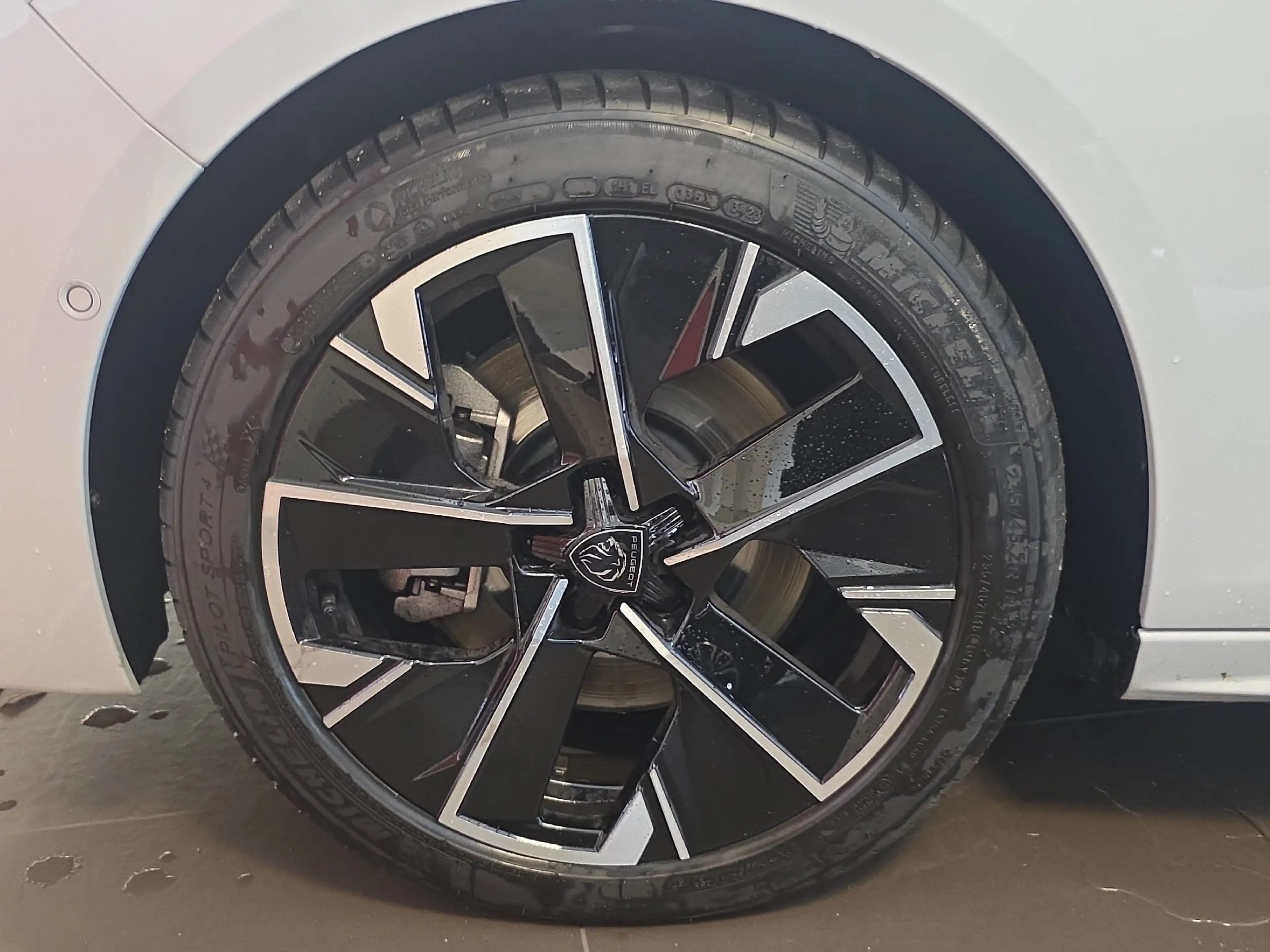 Peugeot 508 SW PHEV GT Pack *MatrixLED*Navi*360°Kamera* — photo 15