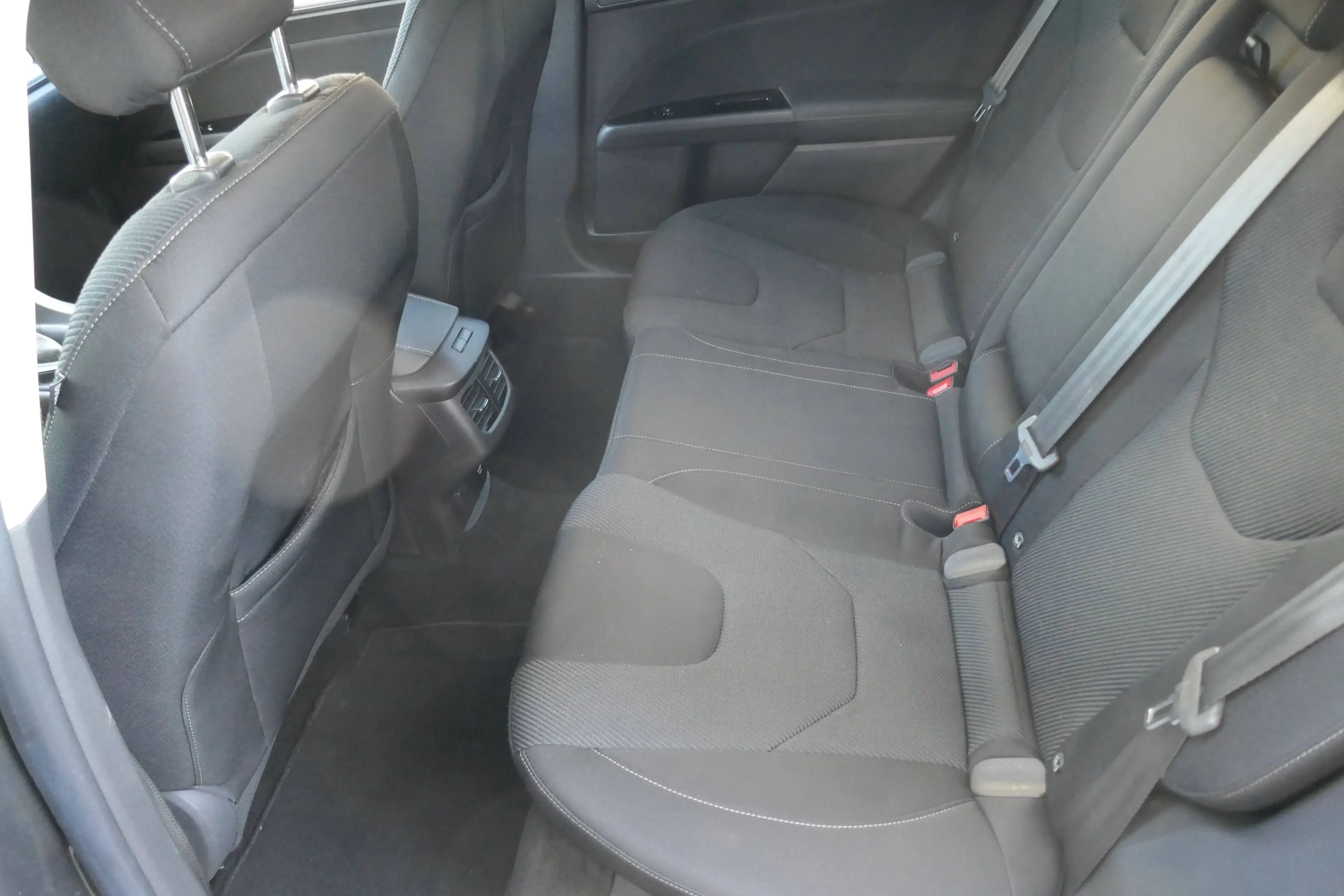 Ford Mondeo Titanium — photo 10