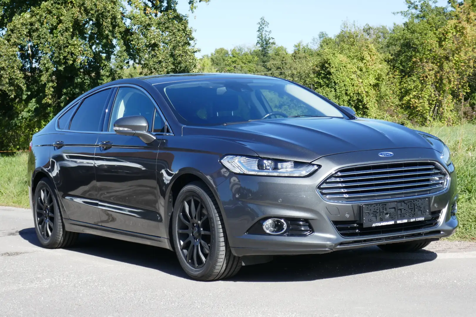 Ford Mondeo Titanium Grau - 1