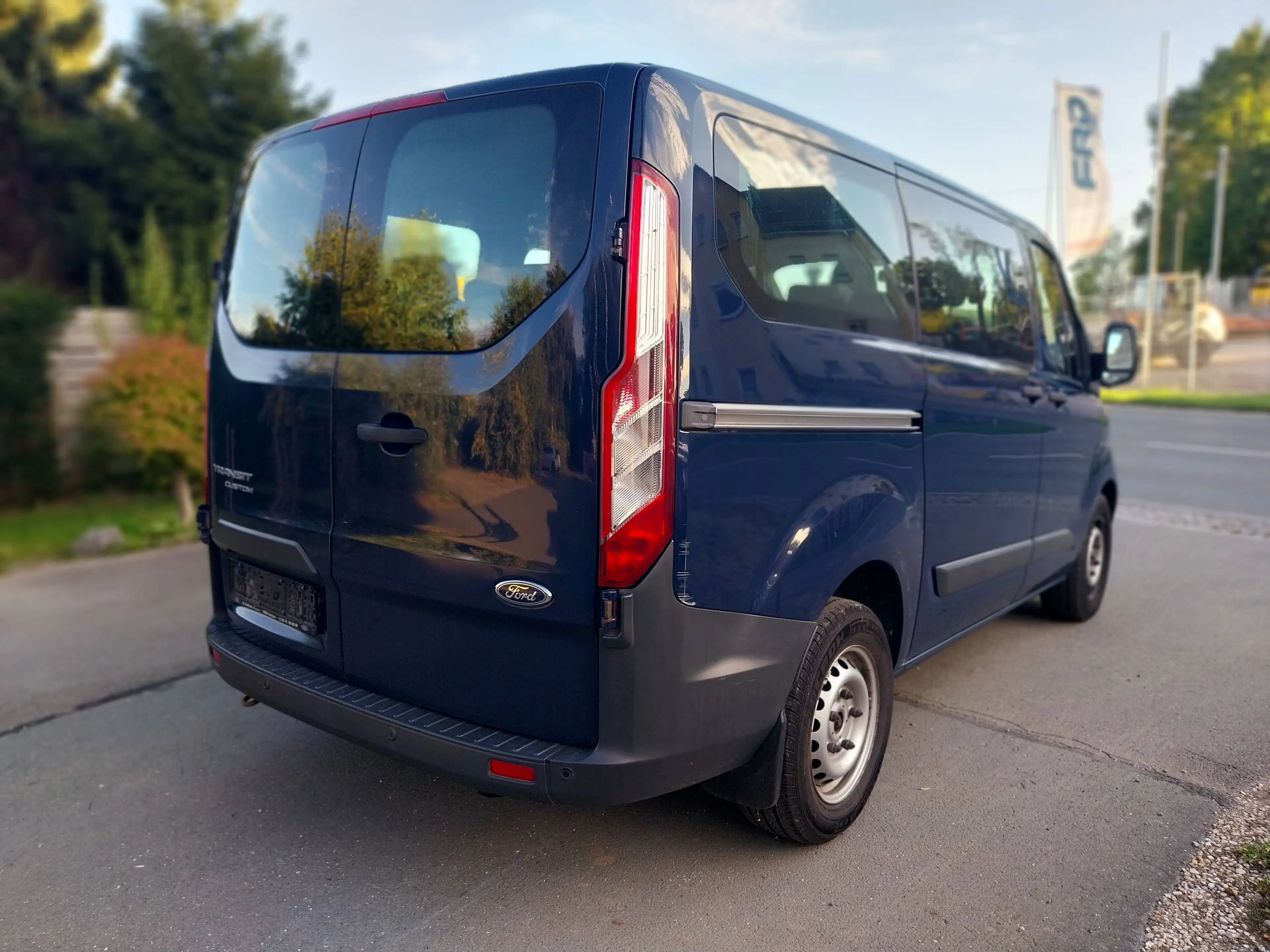 Ford Tourneo Custom 2.0 TDi,  9 Sitze, Leder, Klima, Tüv 4/28 — photo 14