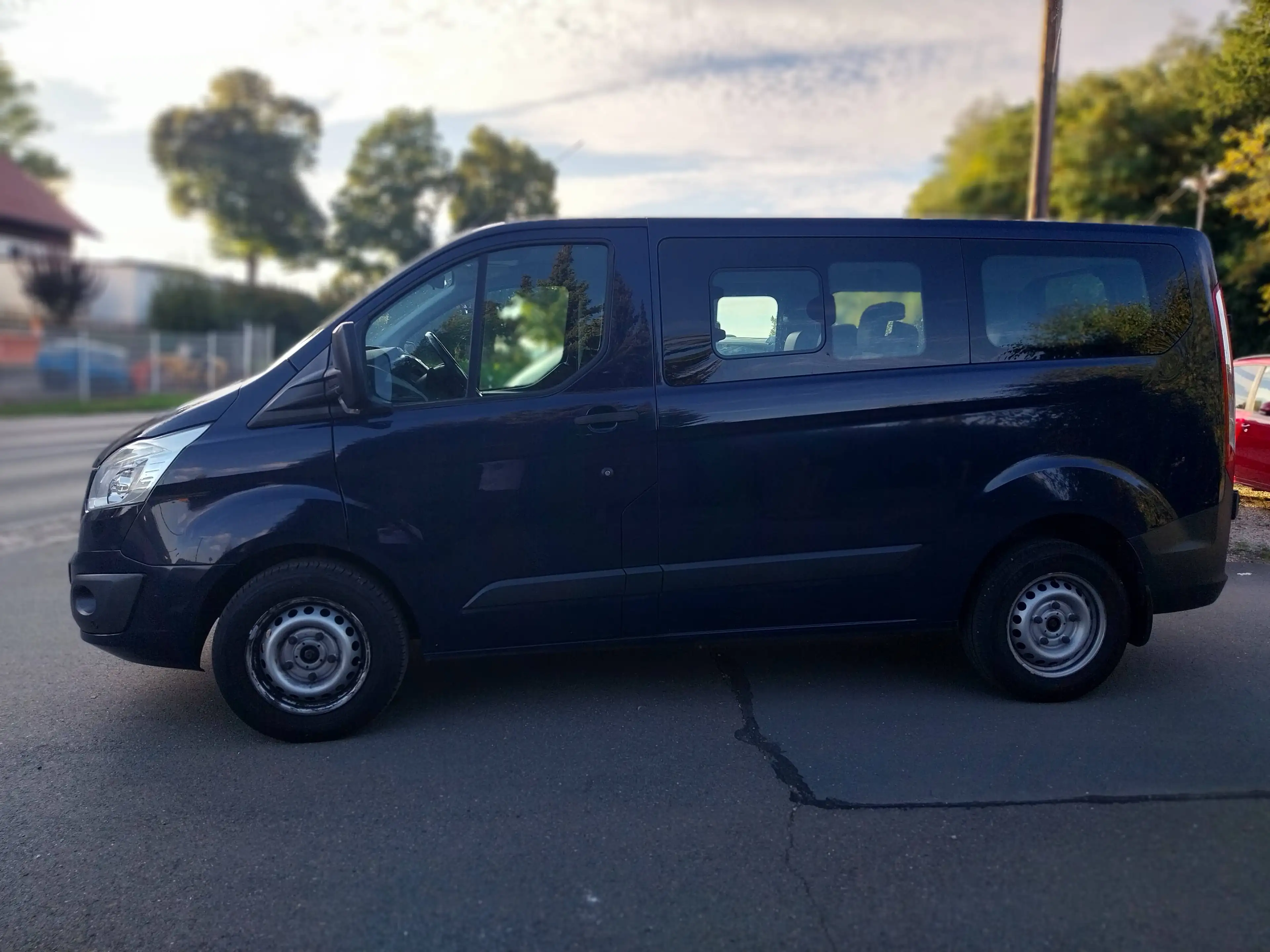 Ford Tourneo Custom 2.0 TDi,  9 Sitze, Leder, Klima, Tüv 4/28 — photo 4
