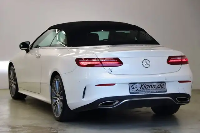 Mercedes-Benz E-Class view 9
