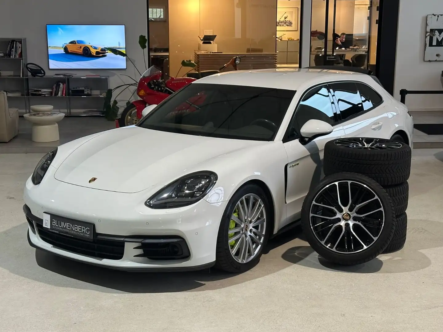 Porsche Panamera Sport Turismo 4 E-Hybrid *Luft,Chrono* Weiß - 2
