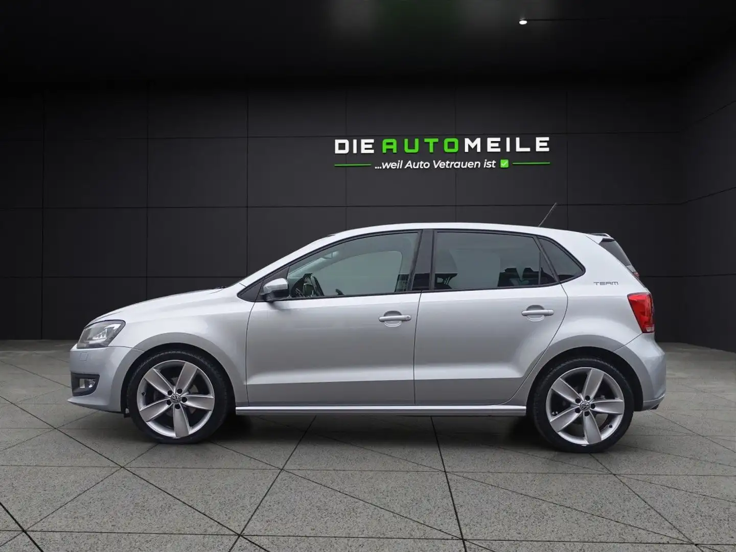 Volkswagen Polo V Team Klima Xenon PDC Autom. Plateado - 2