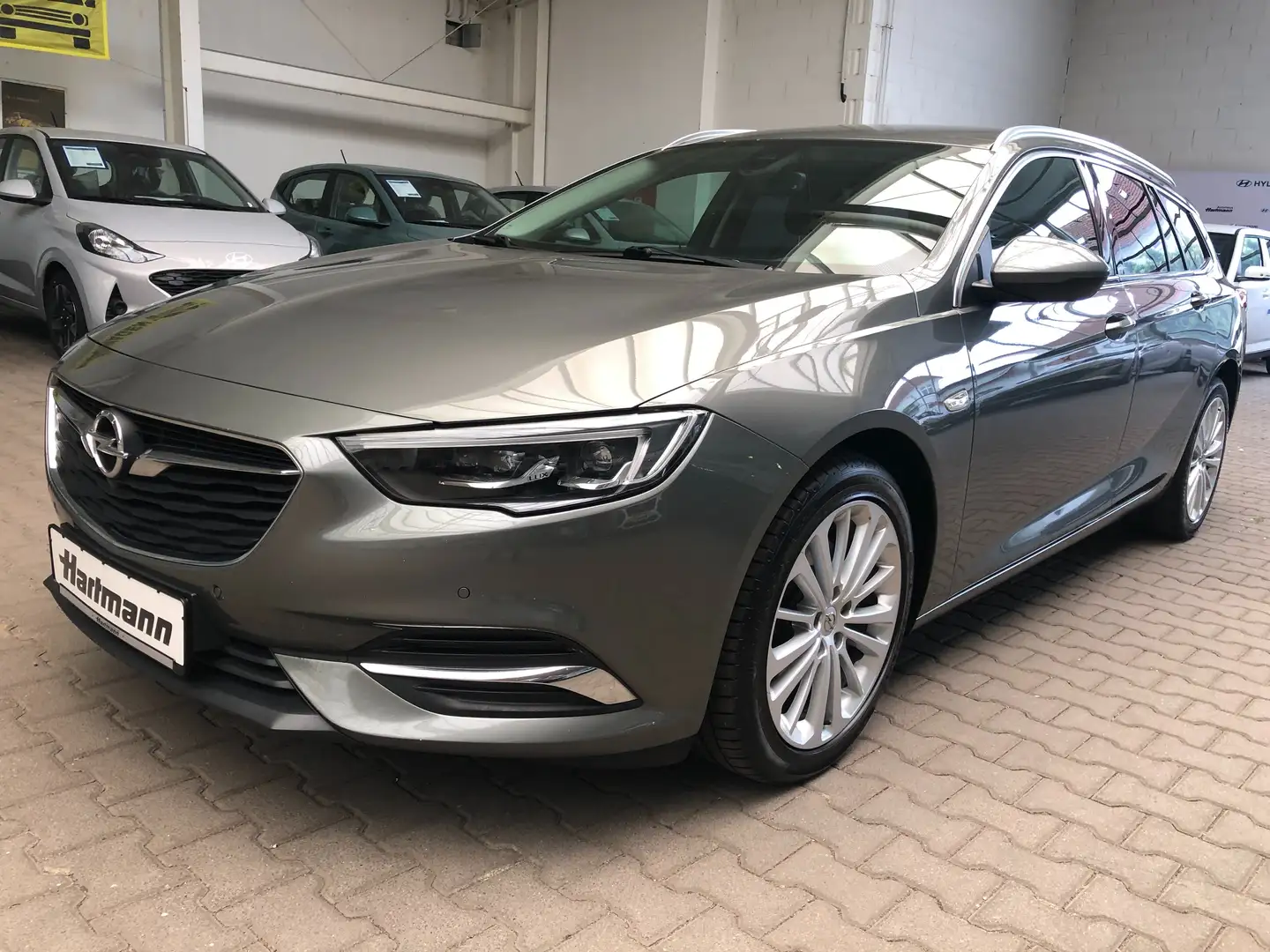 Opel Insignia Innovation Grau - 2