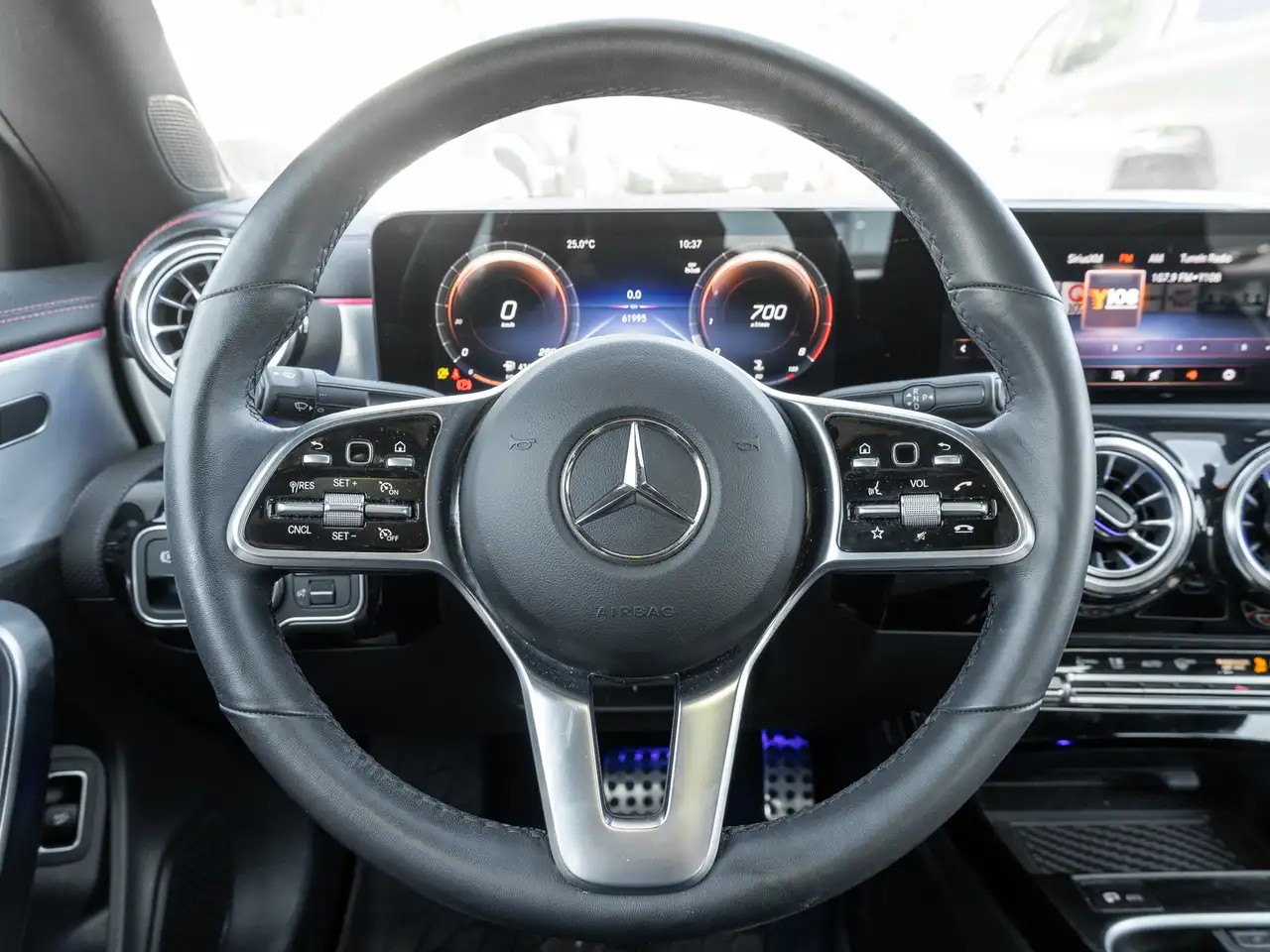 Mercedes-Benz CLA снимка Mercedes-Benz CLA