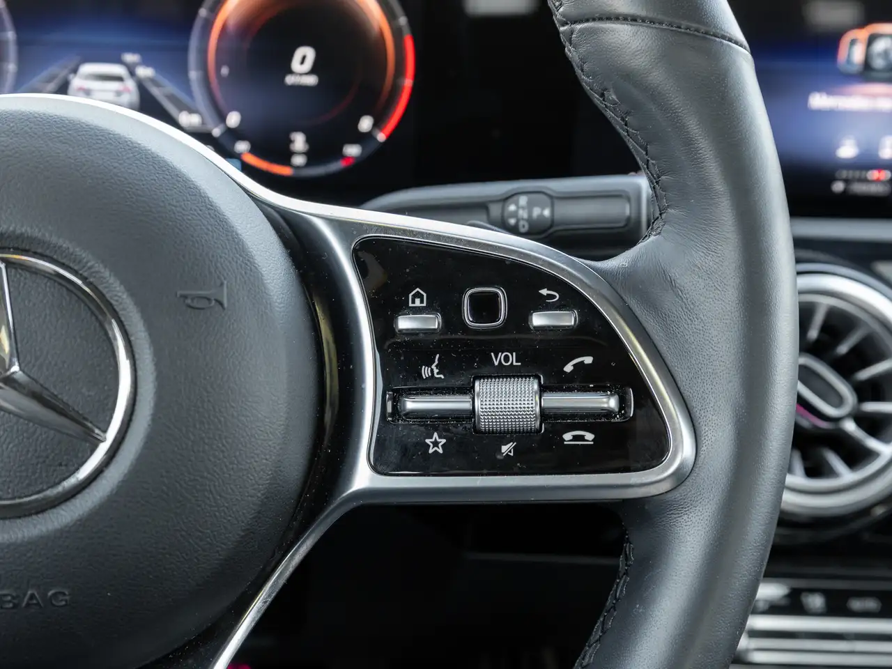 Mercedes-Benz CLA снимка Mercedes-Benz CLA