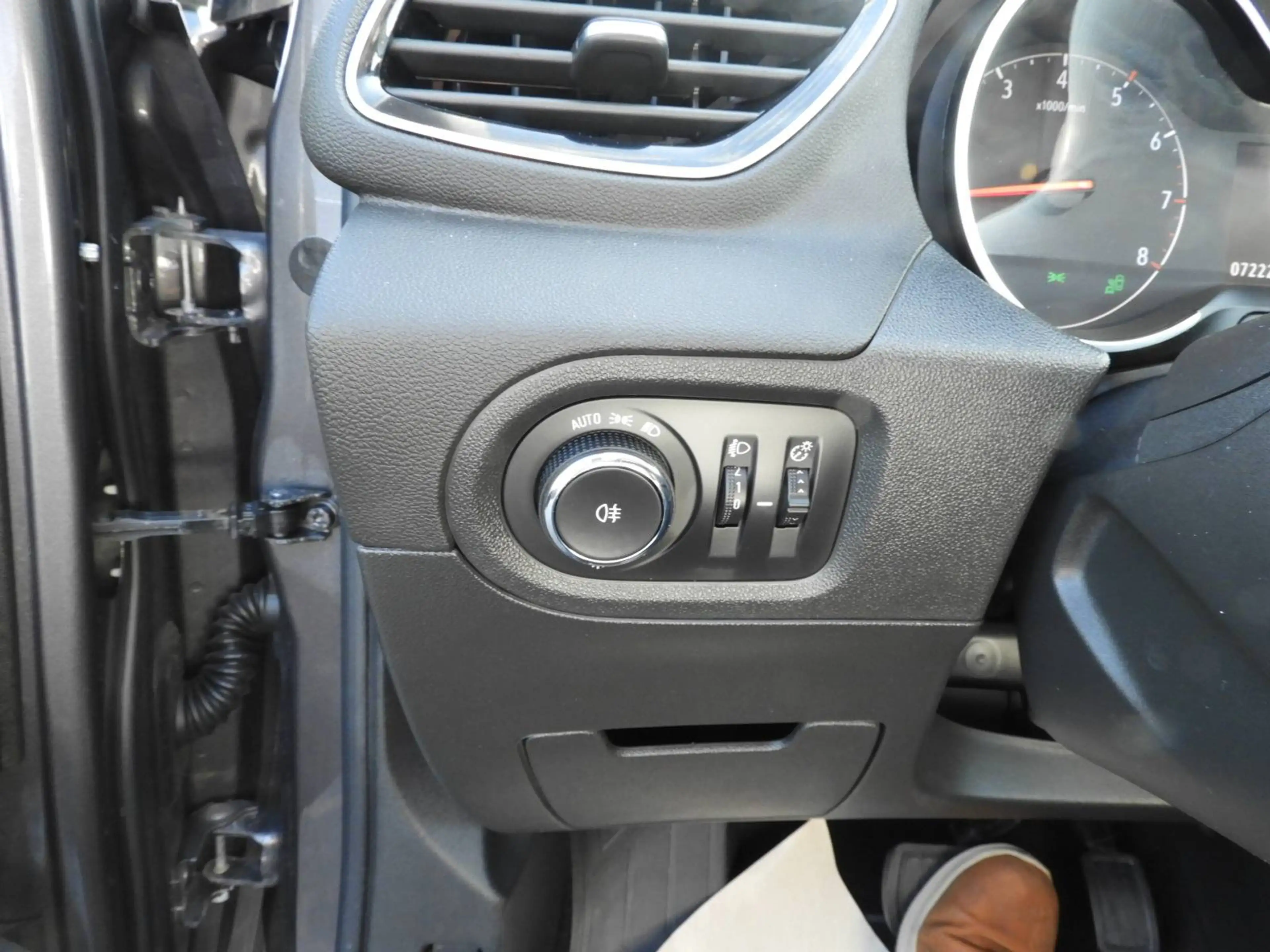 Opel Grandland X Innovation Automatik Sitz und Lenkradheizung Rückfahrkamera AHK — photo 7
