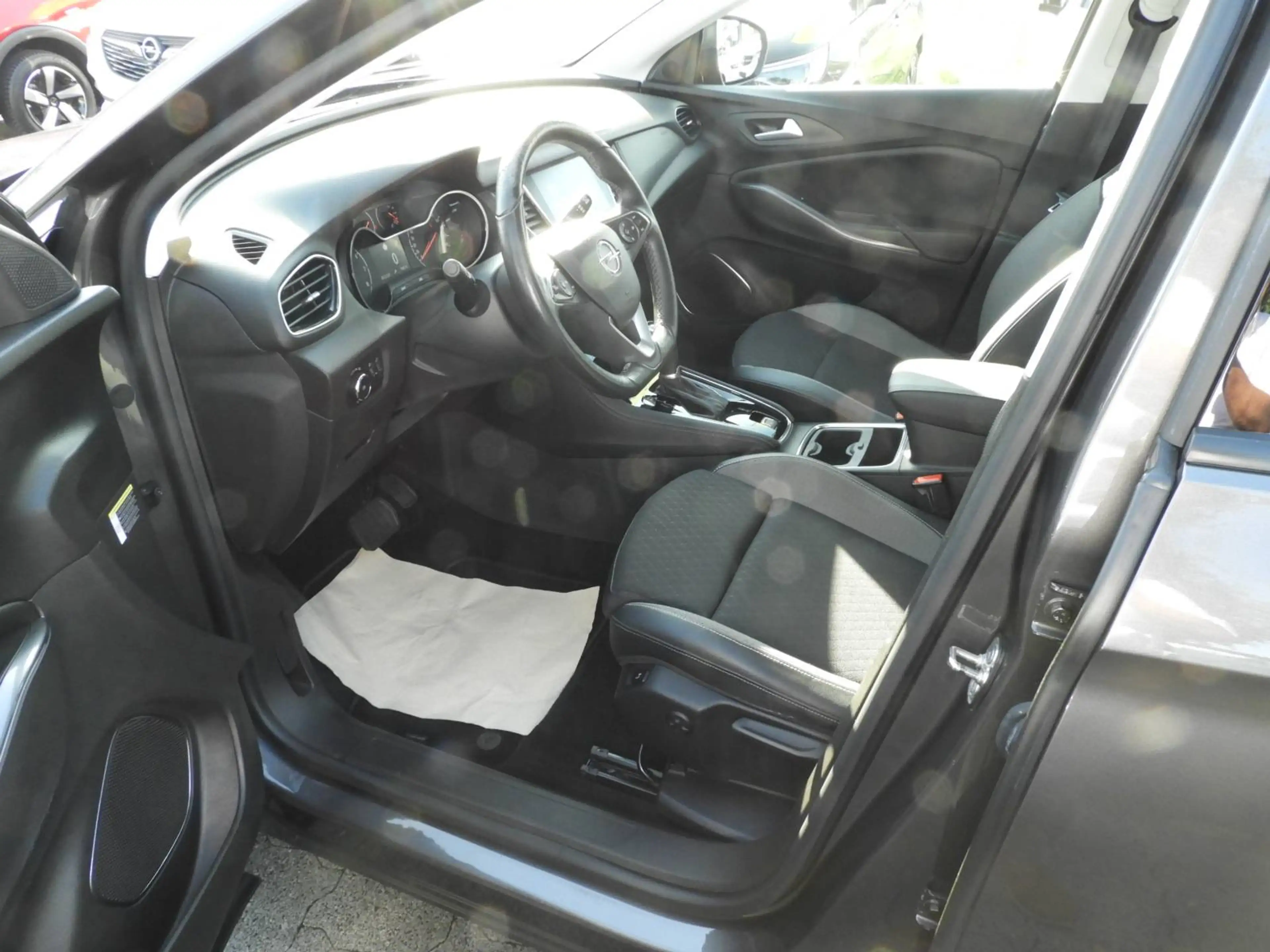 Opel Grandland X Innovation Automatik Sitz und Lenkradheizung Rückfahrkamera AHK — photo 3