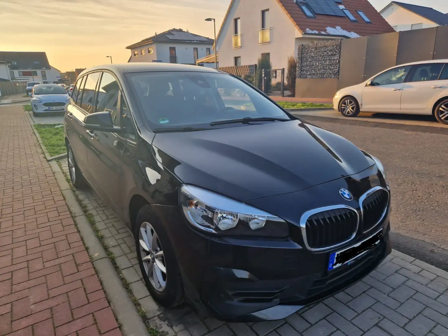 BMW 216 216 d Gran Tourer 7 Sitzer Schwarz - 1