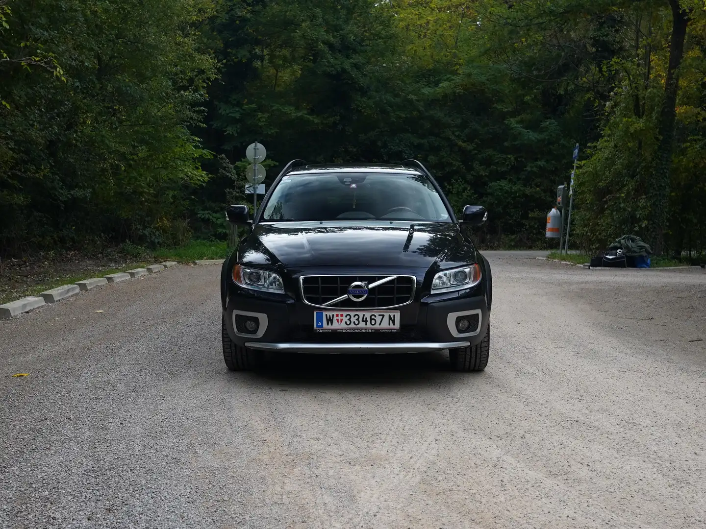 Volvo XC70 Schwarz - 1