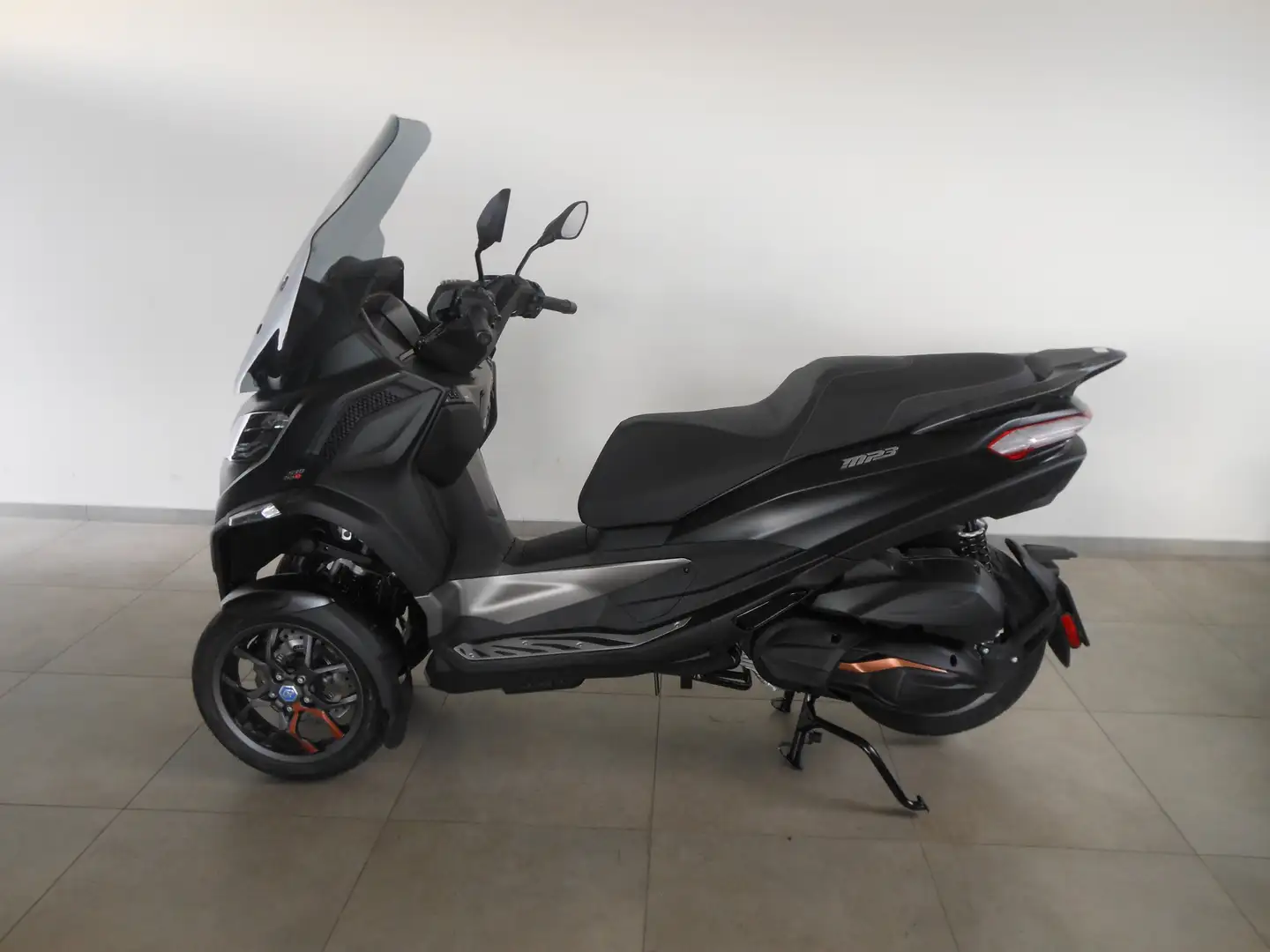 Piaggio MP3 530 Hpe Fekete - 1