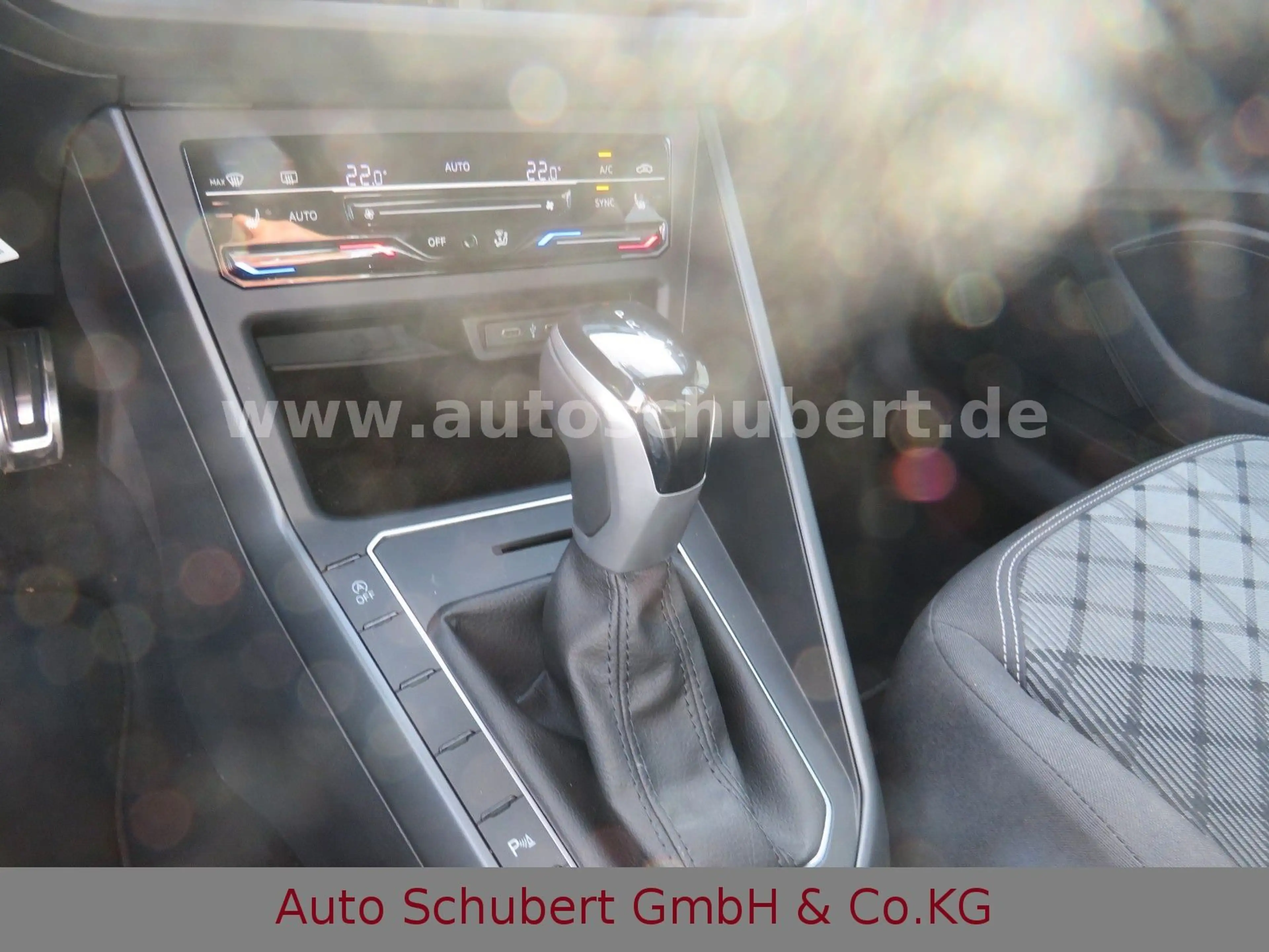 Volkswagen Taigo 1.0 TSI DSG R-Line — photo 9