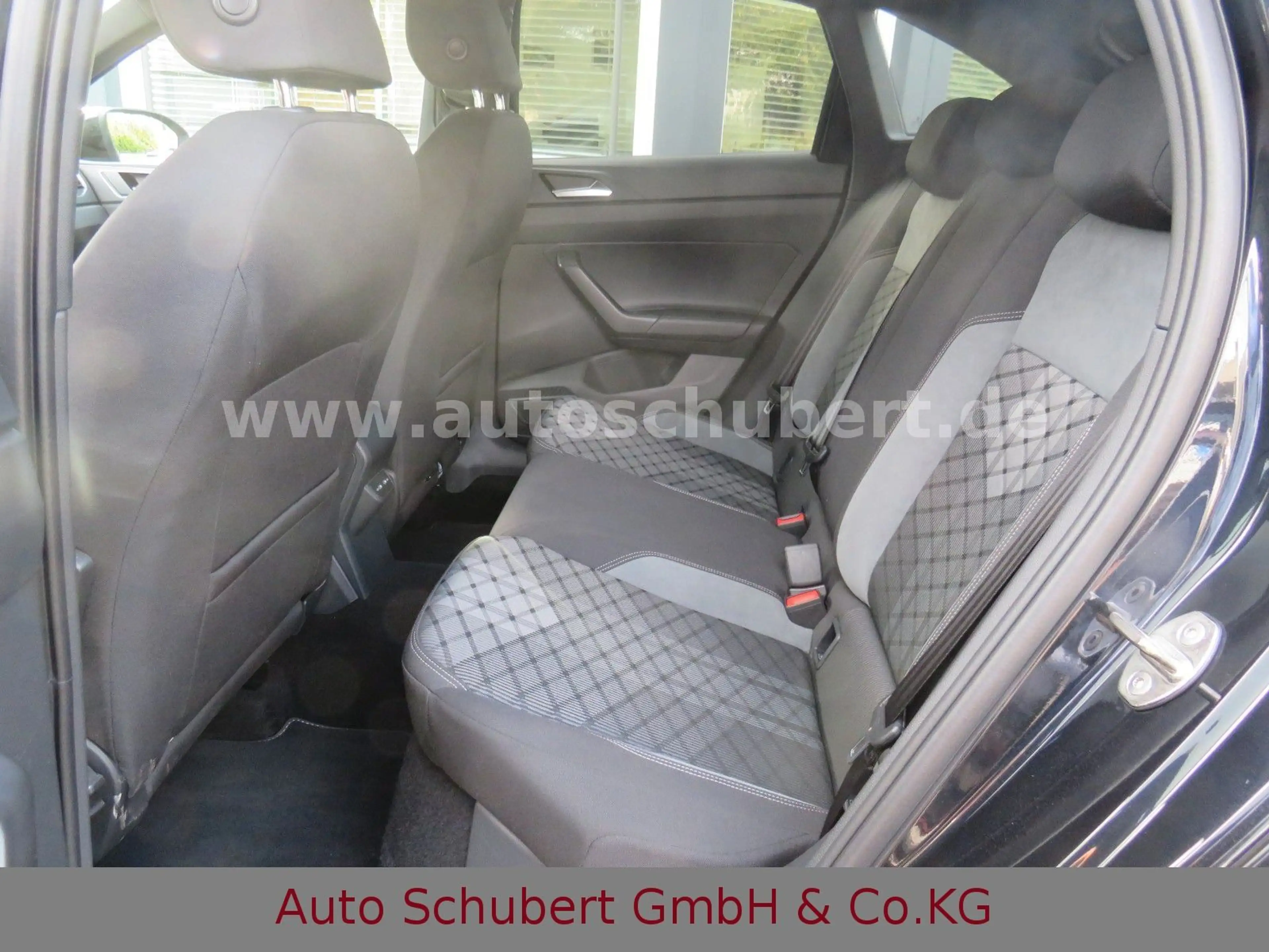 Volkswagen Taigo 1.0 TSI DSG R-Line — photo 6
