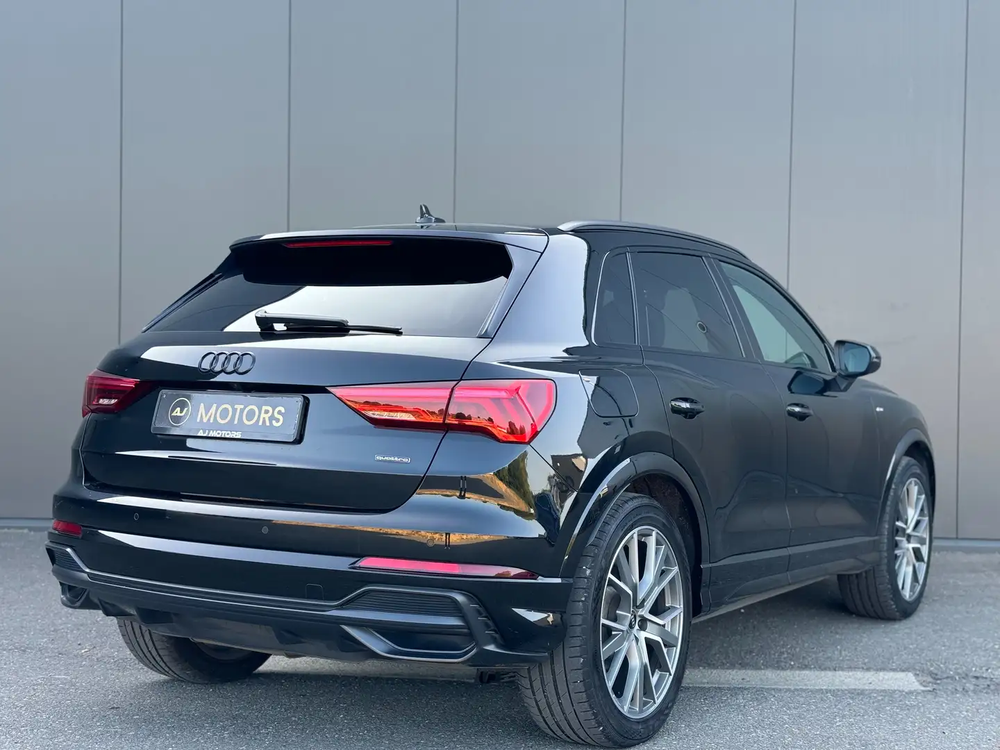 Audi Q3 2.0 TDi 150cv Quattro - S-Line Int/Ext - LED Noir - 2