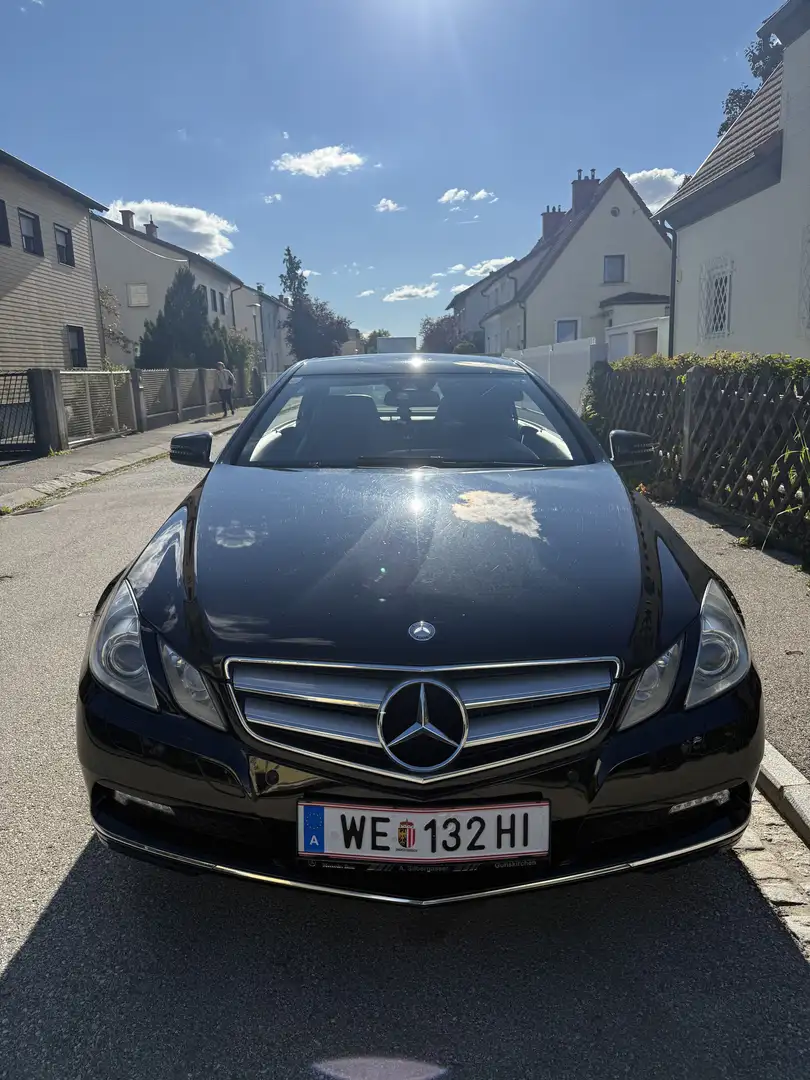 Mercedes-Benz E 250 BlueEfficiency CDI Schwarz - 2