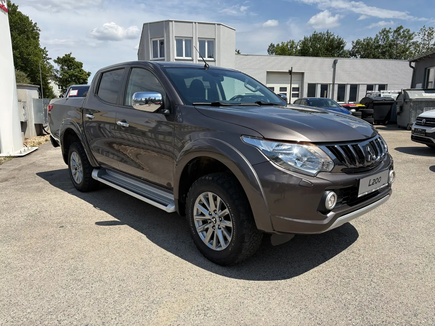 Mitsubishi L200 2,4 DI-D HP 4WD DK Intense Aut. Braun - 1