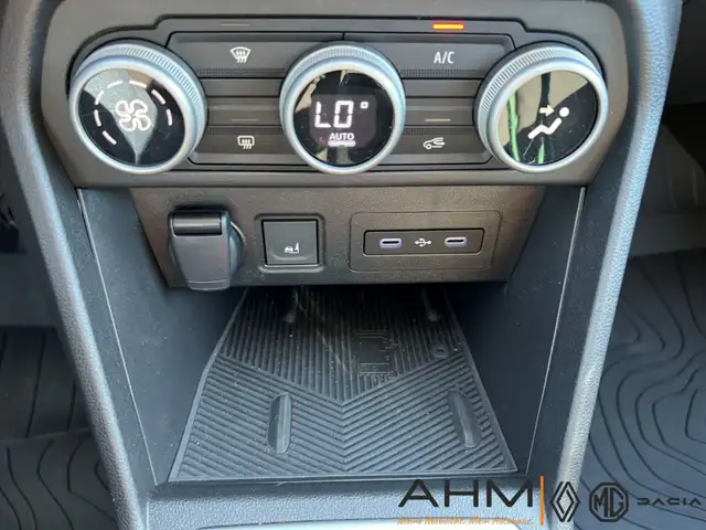 Dacia Sandero view 24