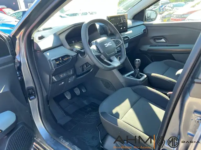 Dacia Sandero view 10