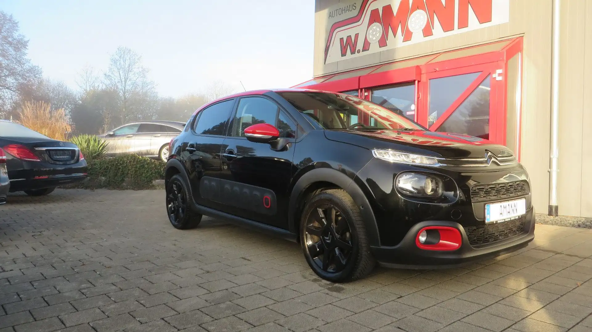 Citroen C3 Shine Schwarz - 1