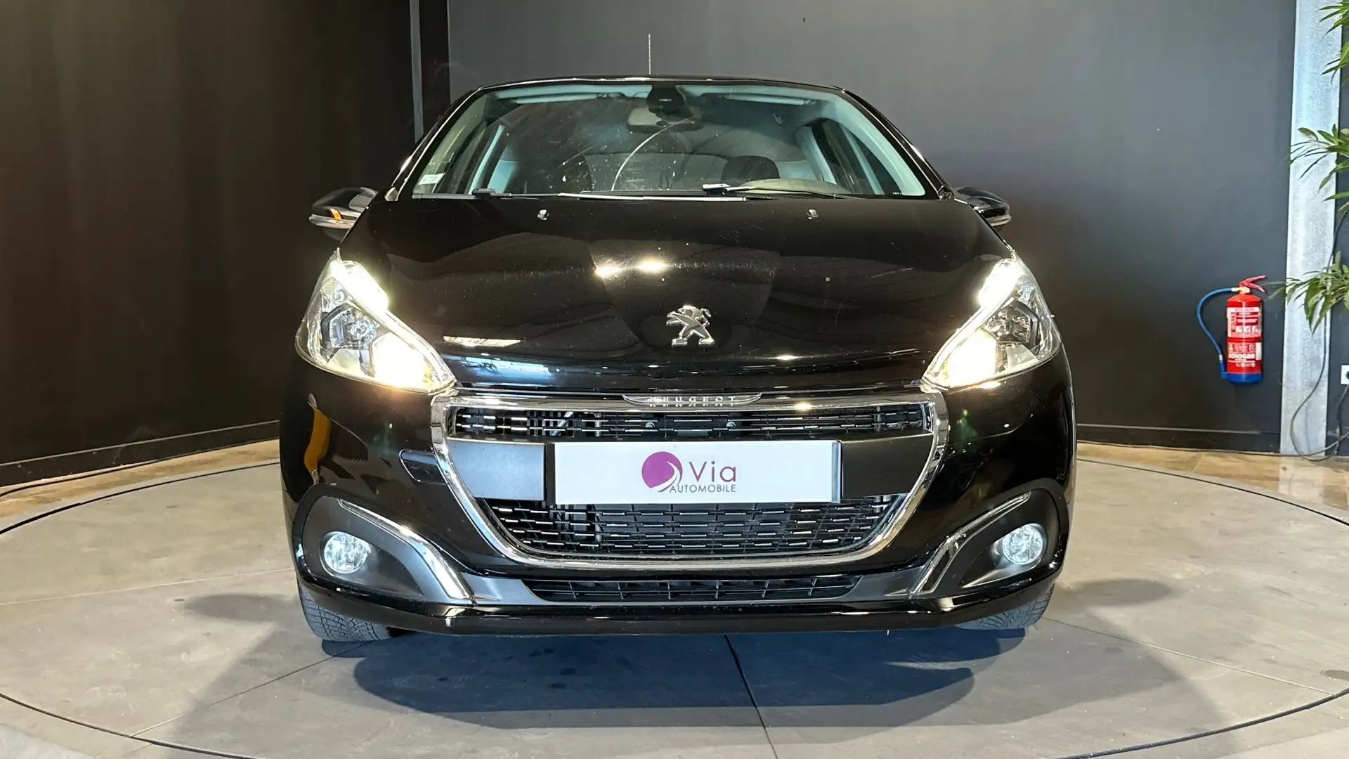 Peugeot 208 110 Allure Schwarz - 2