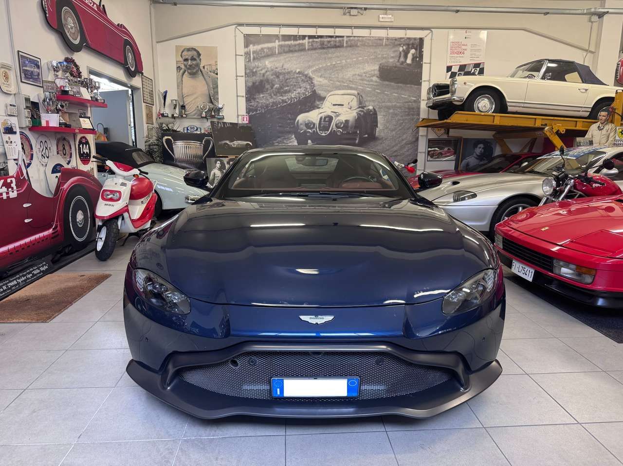 Aston Martin Vantage Vantage Coupe 4.0 V8 auto
