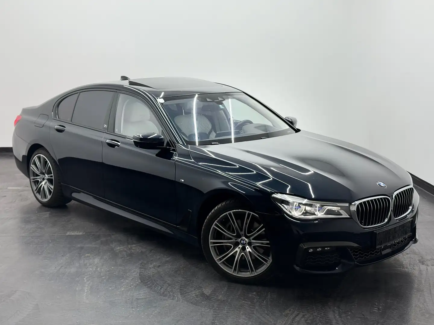 BMW 740 740d xDrive*40Jahre Jubiläum*MegaAusstattung* Grau - 2