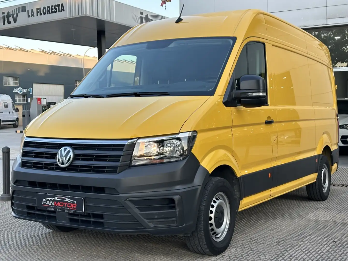 Volkswagen Crafter Furgón MRW 2.0TDI SCR 35 BM L3H2 103kW Gelb - 2