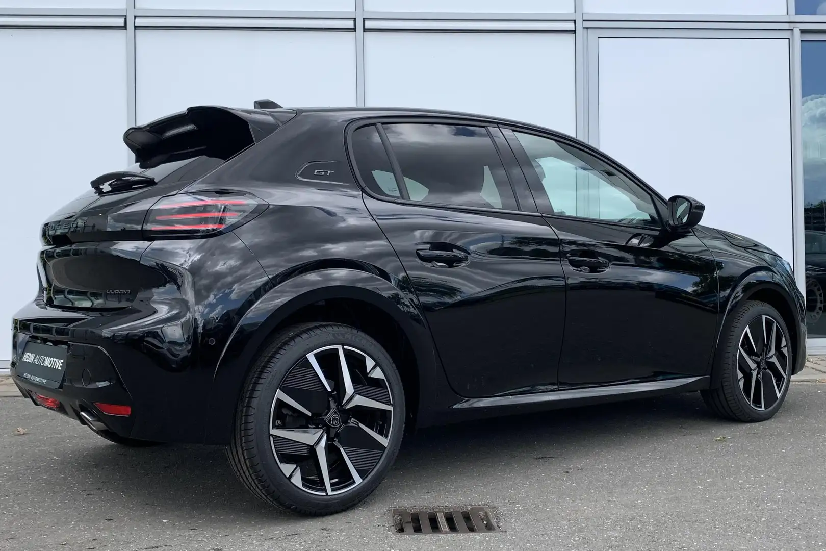 Peugeot 208 1.2 Hybrid 110 e-DCS6 GT | Panoramadak | Navigatie Zwart - 2