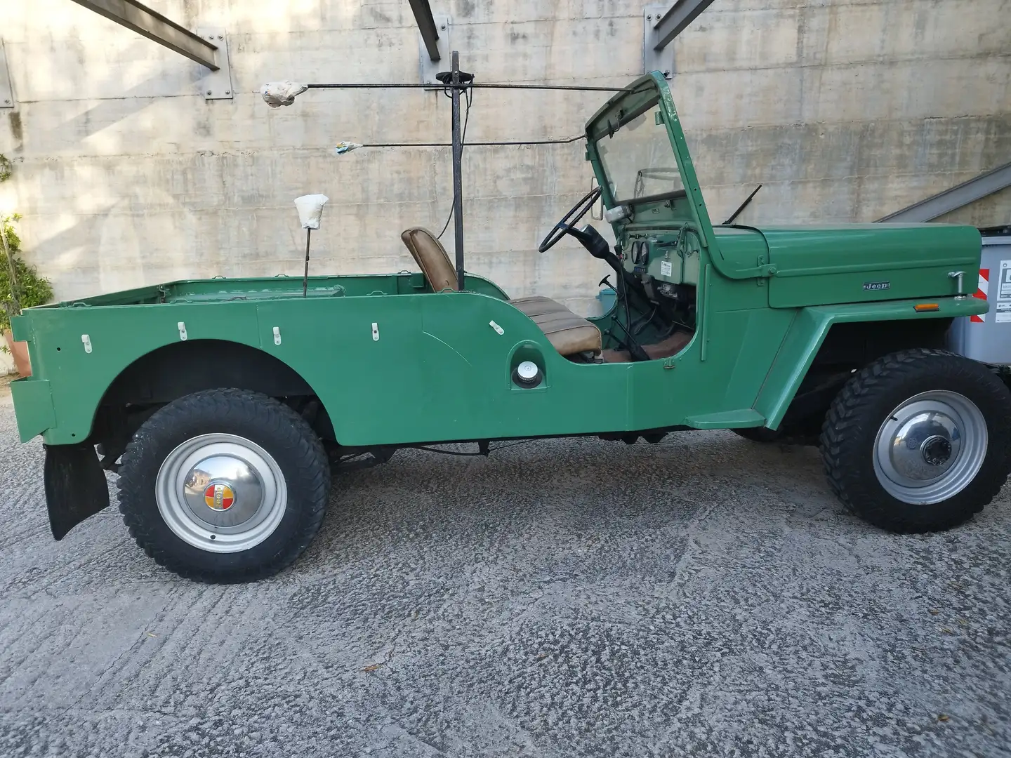 Jeep CJ-6 Зелений - 2