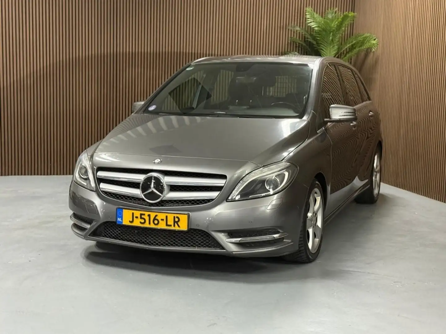 Mercedes-Benz B 200 Prestige Grijs - 2