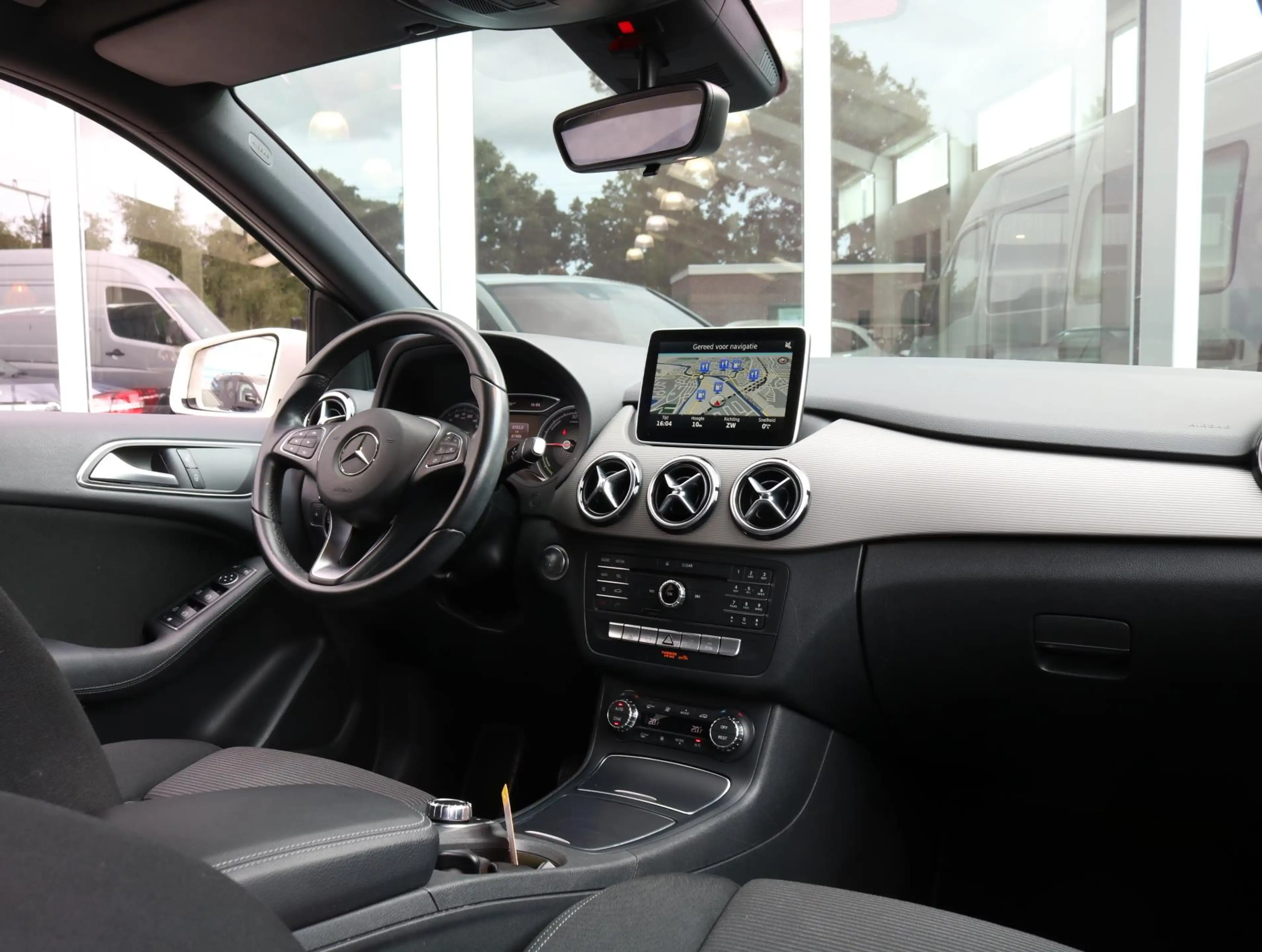 Mercedes-Benz B 250 e Lease Edition 28 kWh — photo 3