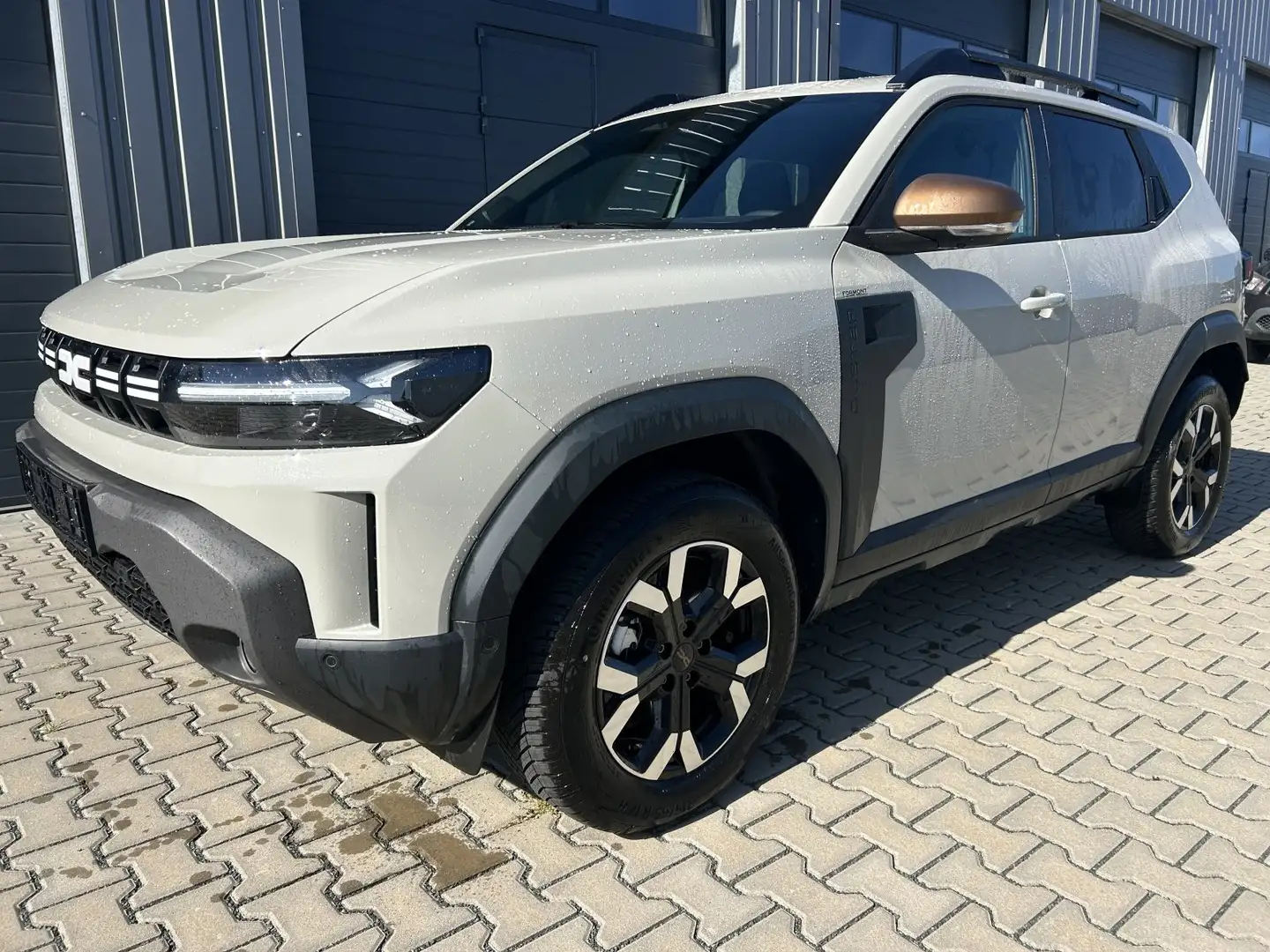 Dacia Duster III TCe 130 Extreme 4x4  Winterpaket Sofort Beige - 1