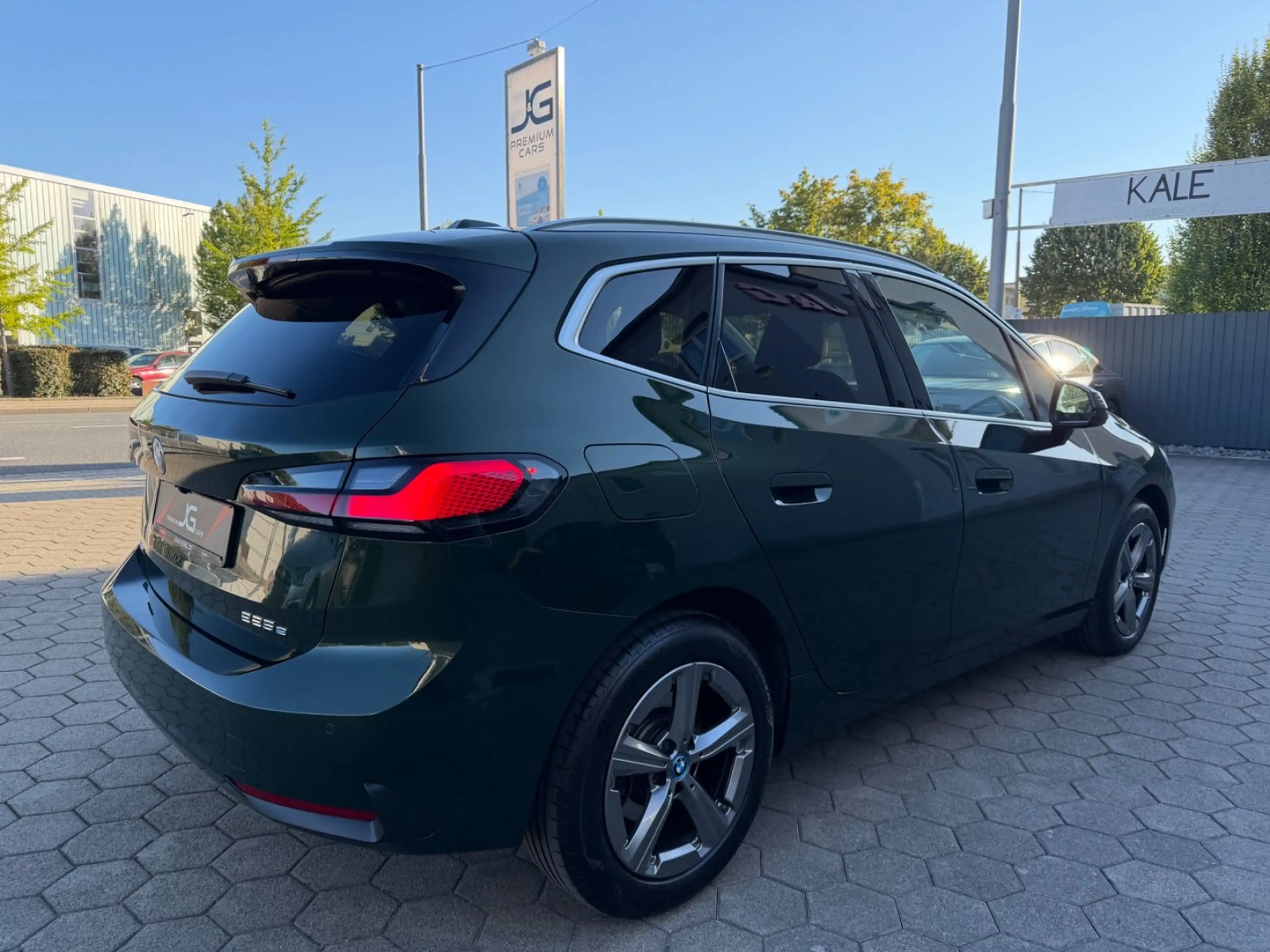 BMW 225 225e Active Tourer xDrive Pano*Leder*AHK*HuD — photo 3