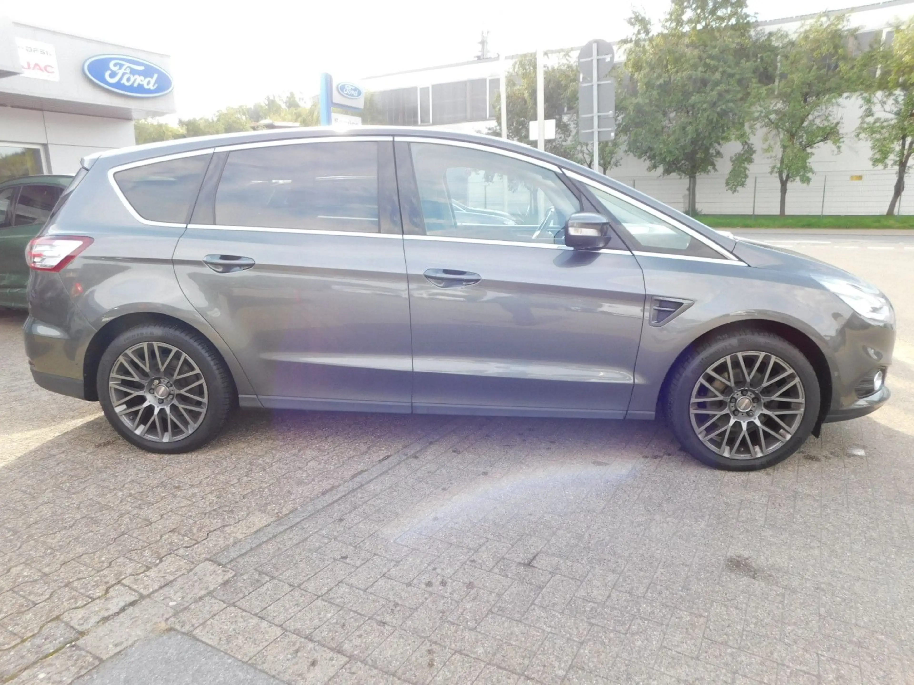 Ford S-Max S-MAX Titanium Automatik Scheckheft/1Hd — photo 2