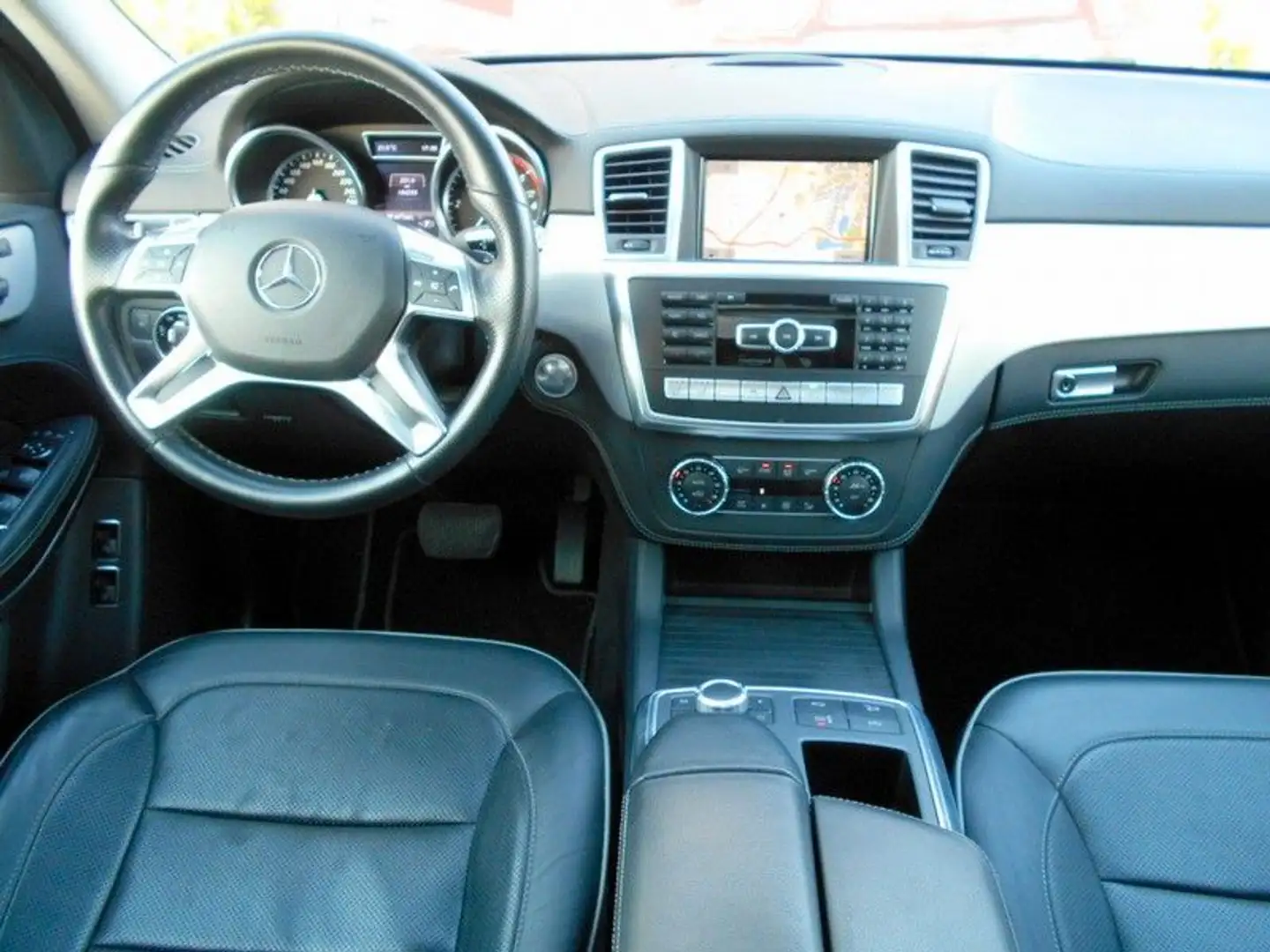 Mercedes-Benz GL 350 BlueTec 4Matic AIRMATIC/NAVI/TV/LEDER/PANO Schwarz - 2