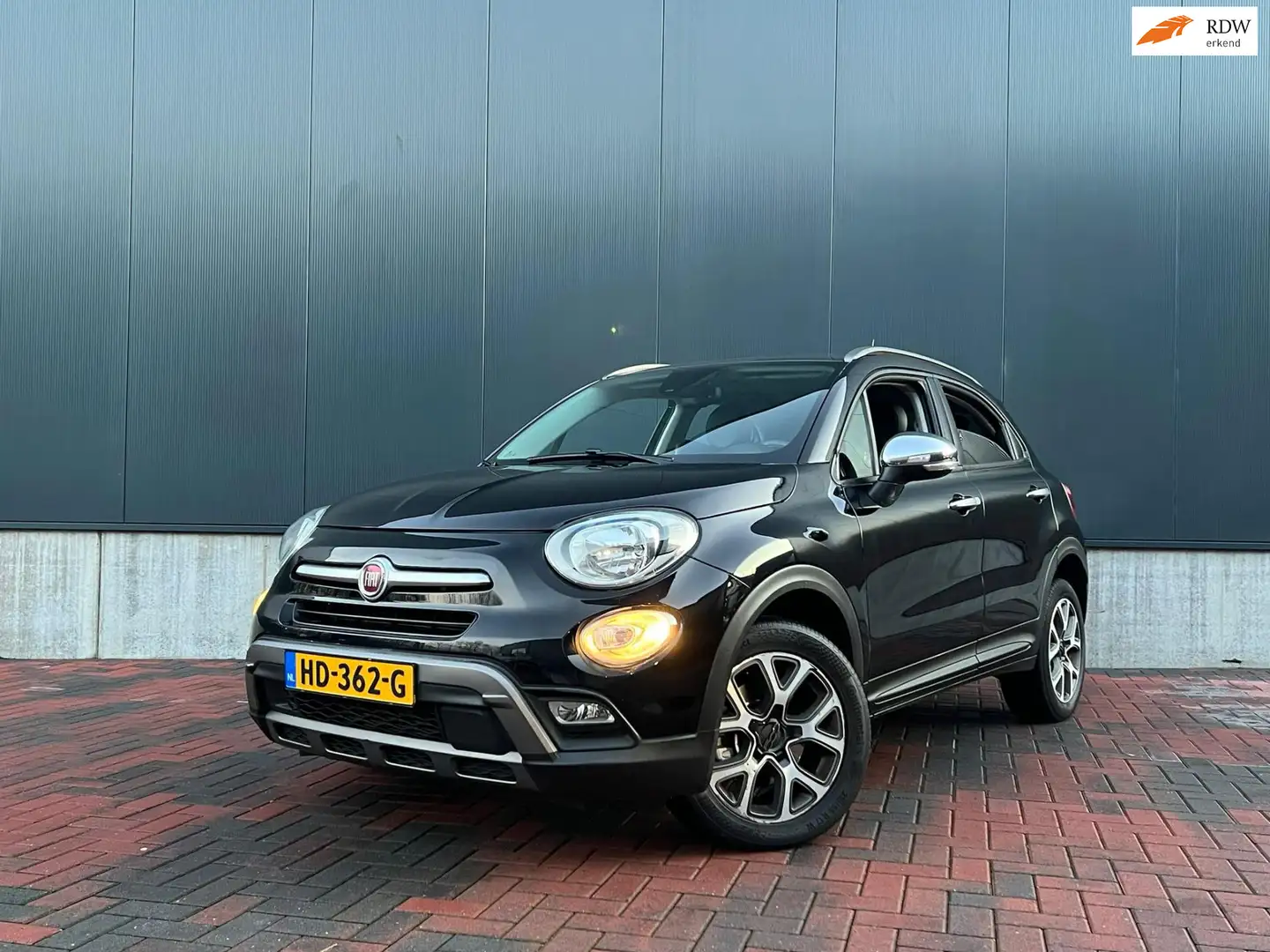 Fiat 500X Cross 2.0 MultiJet 4x4 Cross * Navi * Camera * Cru Černá - 1