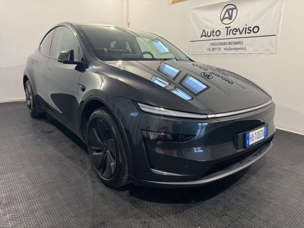 Tesla Model Y Model Y NV36 Long Range AWD