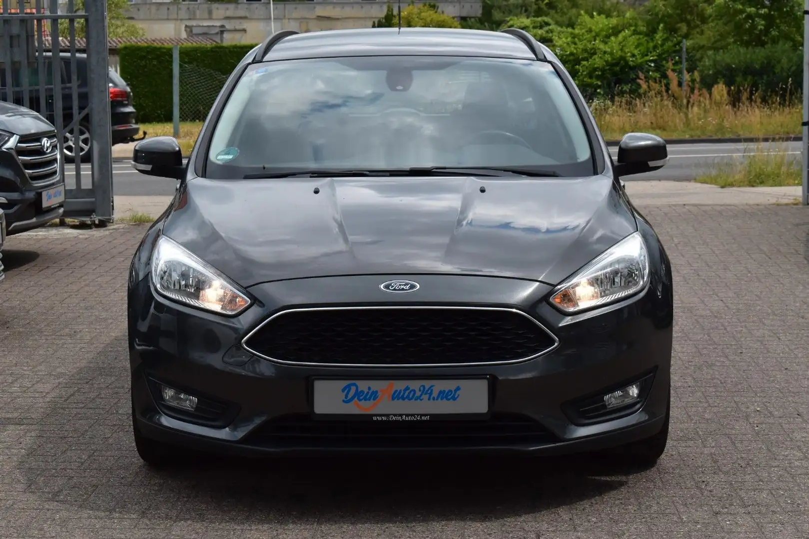 Ford Focus Turnier Business 2.Hd|NAVI|Klima|PDC|Tempo Grau - 2