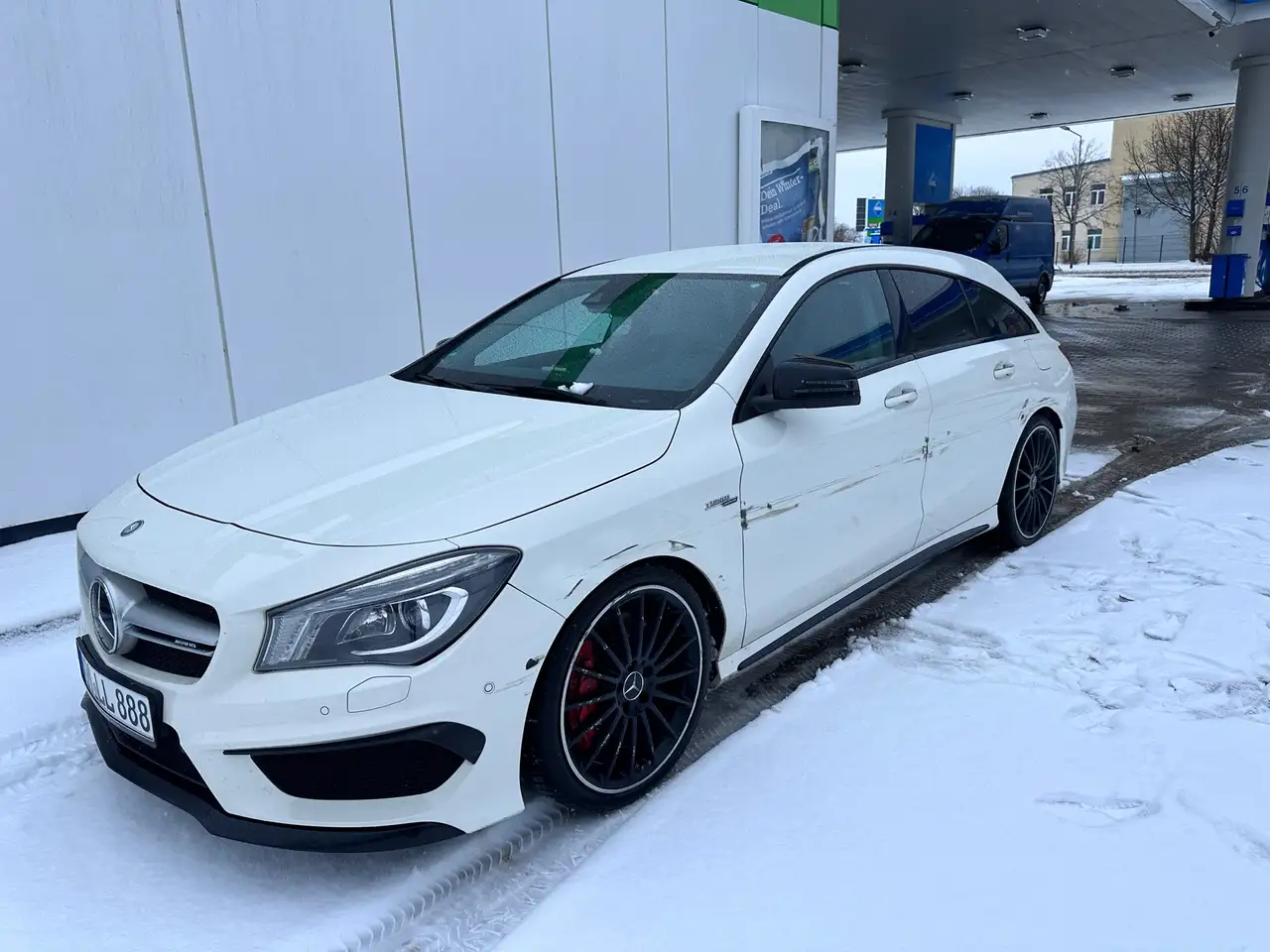 Mercedes-Benz CLA 45 AMG