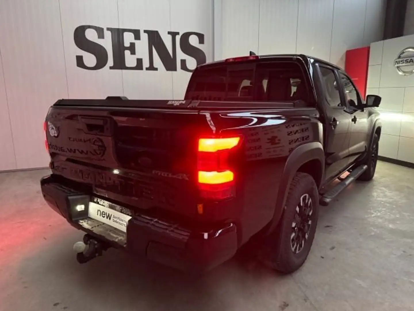 Nissan Frontier Pick Up 3.8L V6 314PS Autom AHK Schwarz - 2