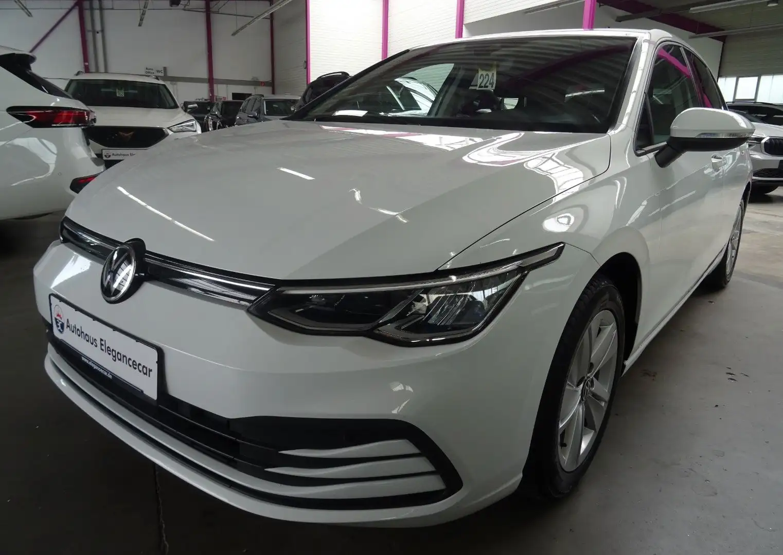 Volkswagen Golf 8 Lim. 2.0 TDI Unided *ACC*SHA*SH*NAVI*FLA* Wit - 1