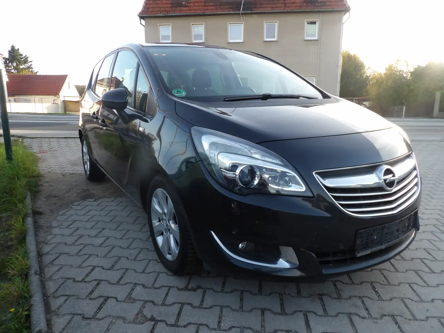 Opel Meriva Innovation, Navi, Klima, Sitzheizung, HU-AU NEU Schwarz - 1