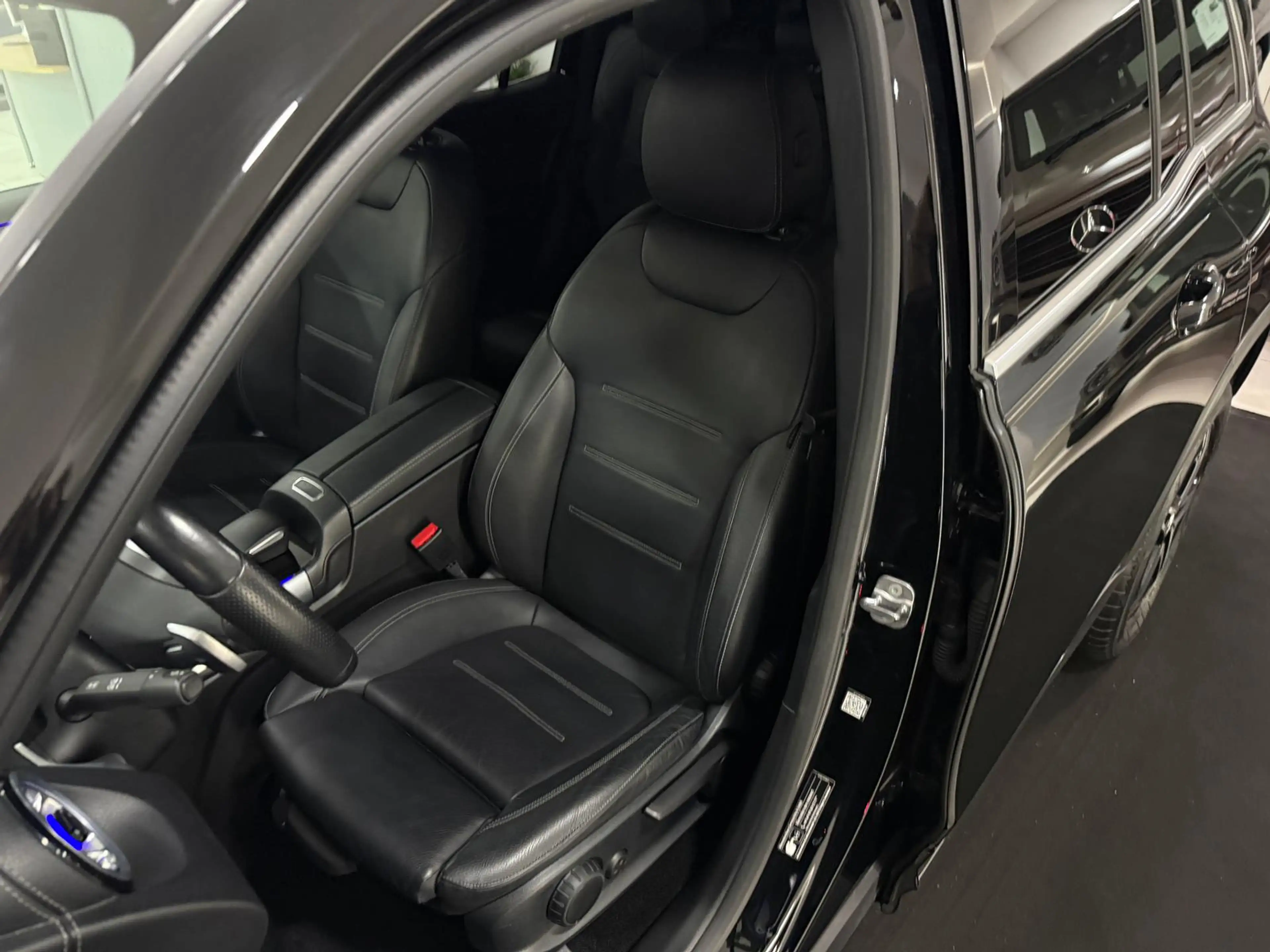 Mercedes-Benz EQB 250 AMG-LINE*7-SITZER*HUD*LEDER*KAMERA*LED* — photo 13
