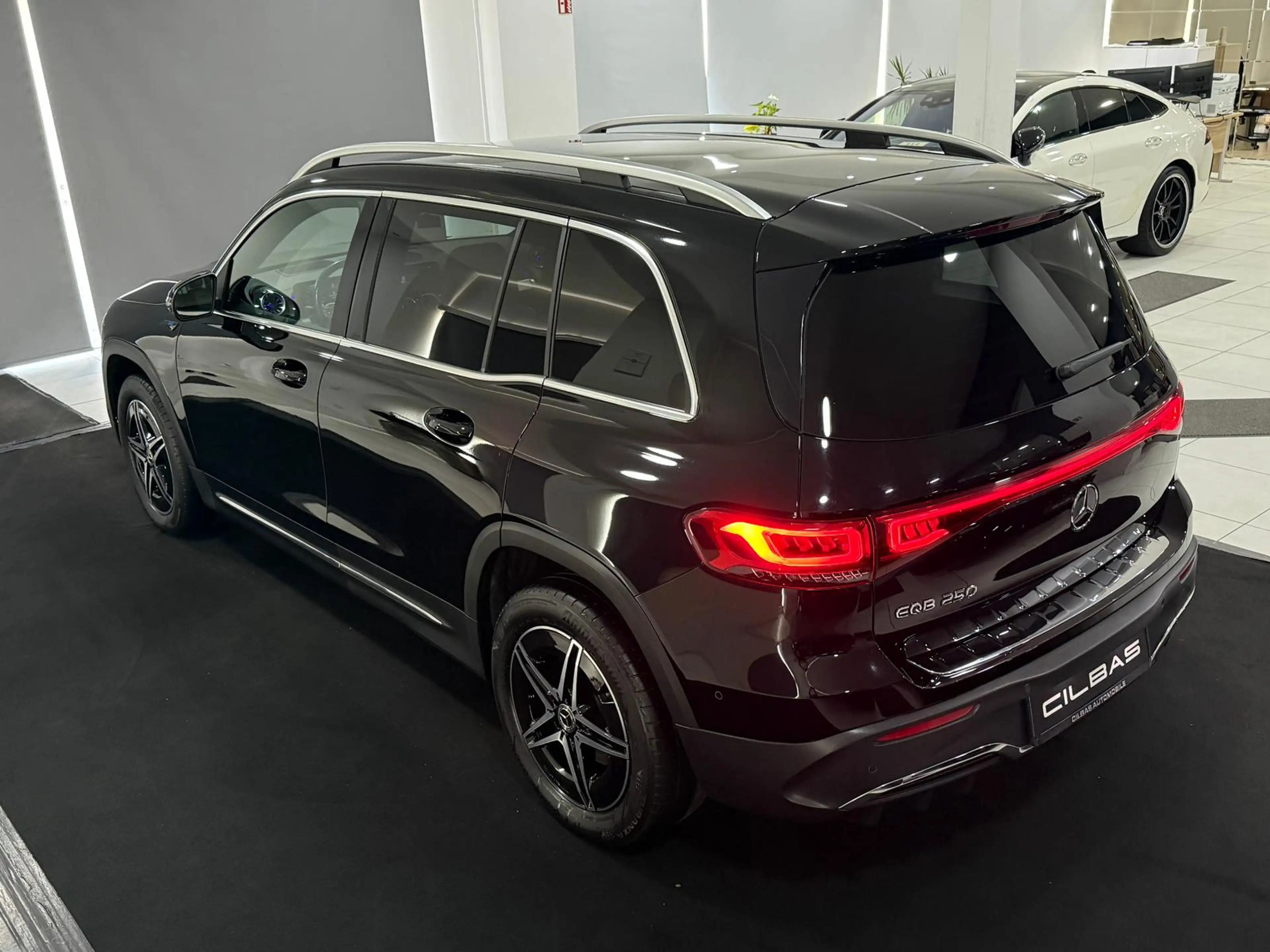 Mercedes-Benz EQB 250 AMG-LINE*7-SITZER*HUD*LEDER*KAMERA*LED* — photo 7
