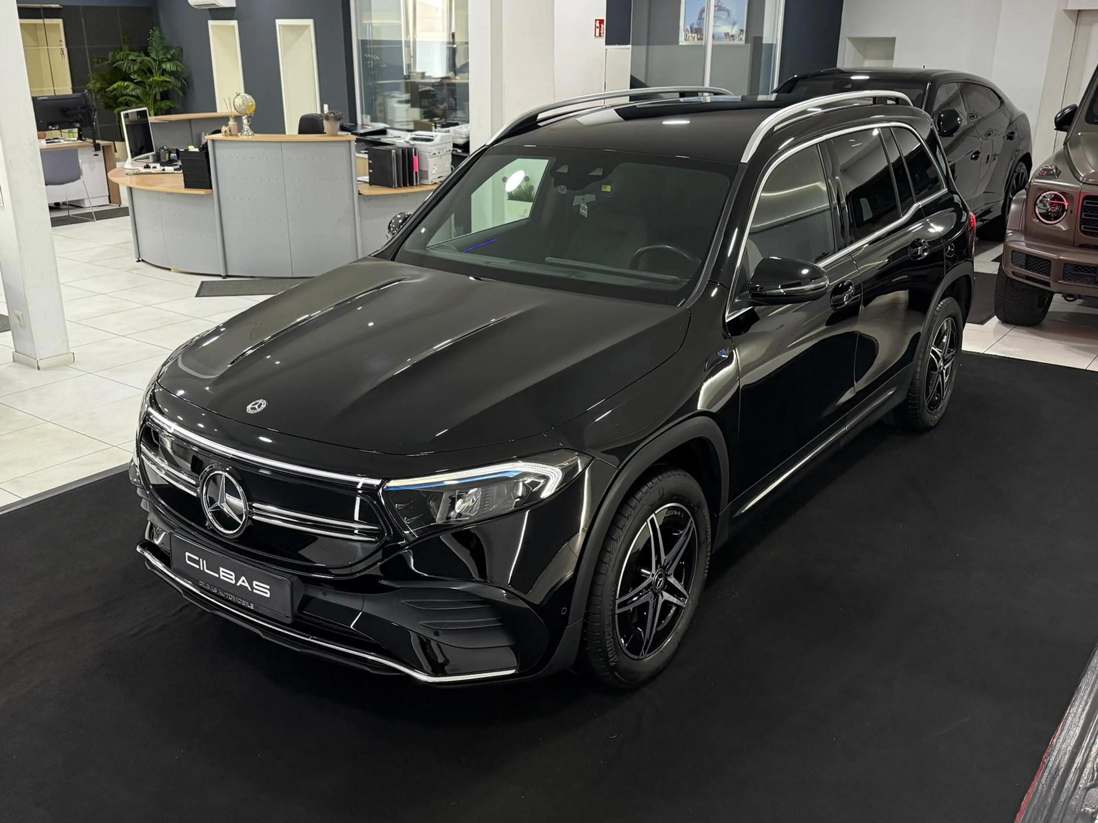 Mercedes-Benz EQB 250 AMG-LINE*7-SITZER*HUD*LEDER*KAMERA*LED*