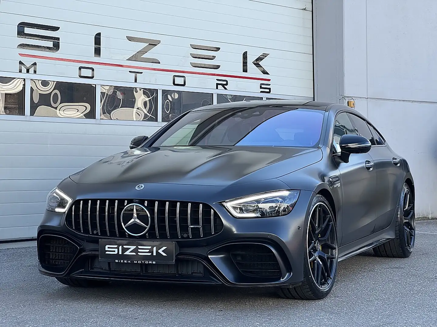 Mercedes-Benz AMG GT 63 S 4MATIC+ Limousine Aut. Schwarz - 1