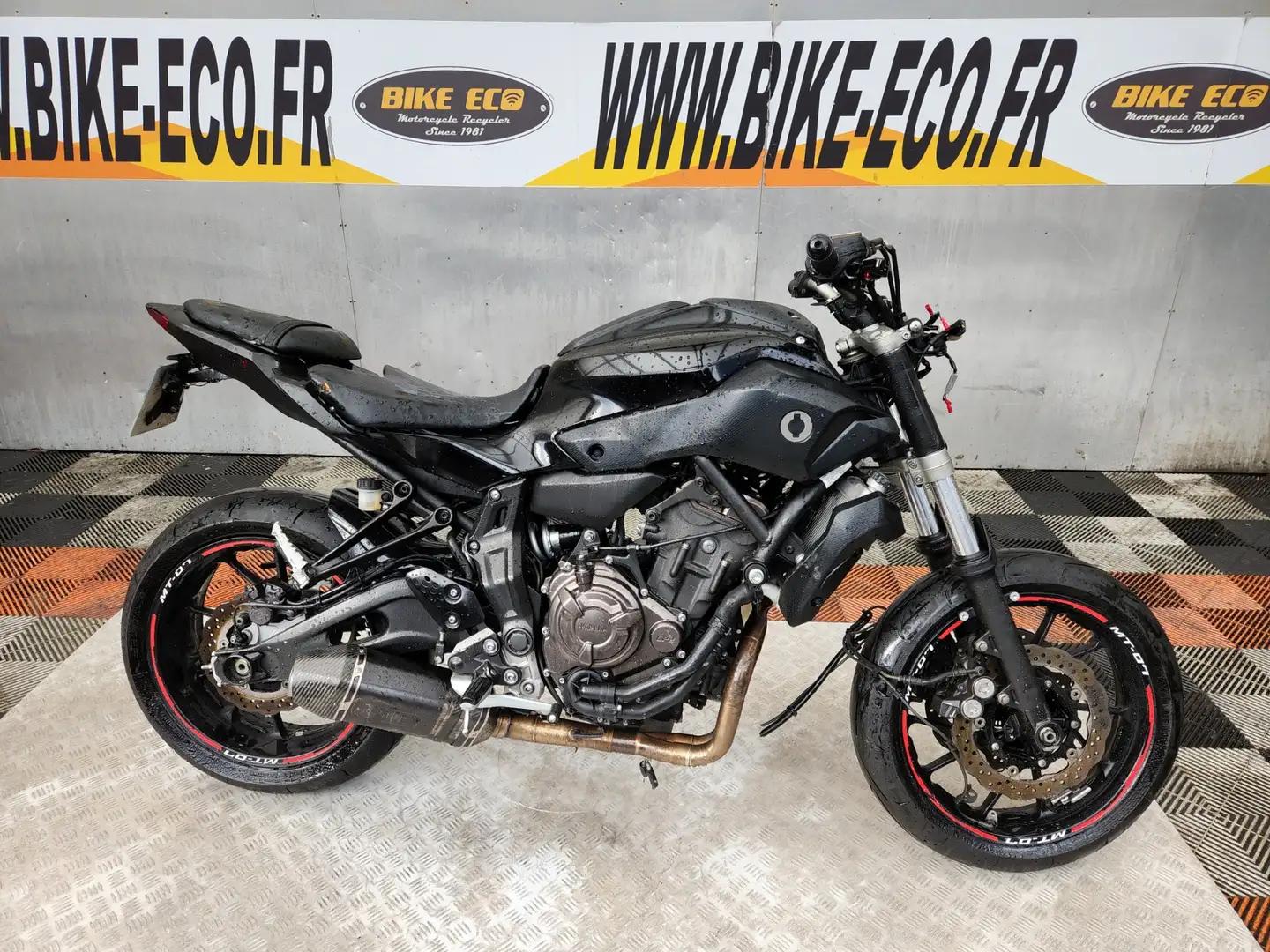 Yamaha MT-07 Noir - 1