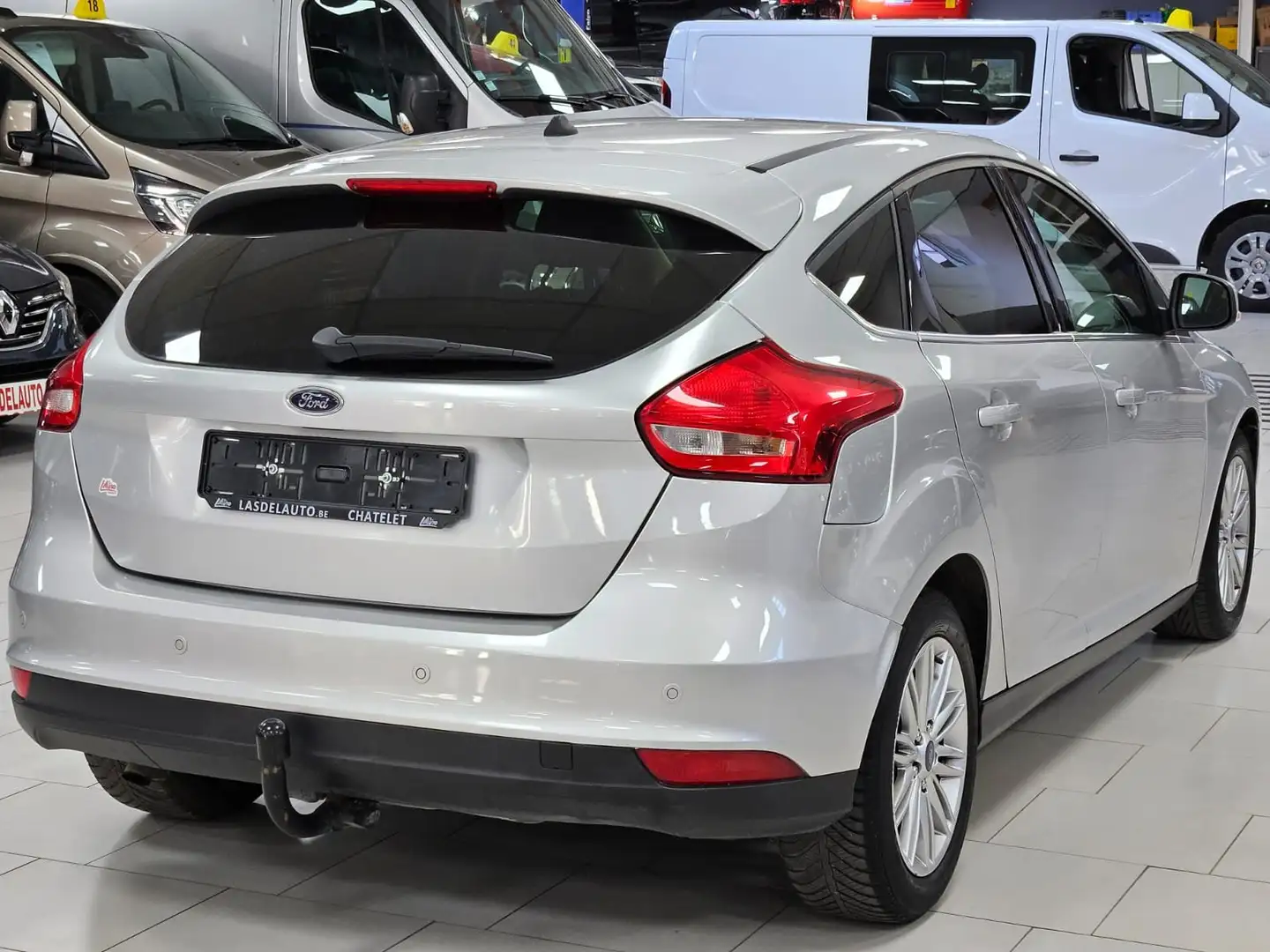 Ford Focus 1.0i Amovible Gps Blue Clim Sensors Cruise Android Grijs - 2